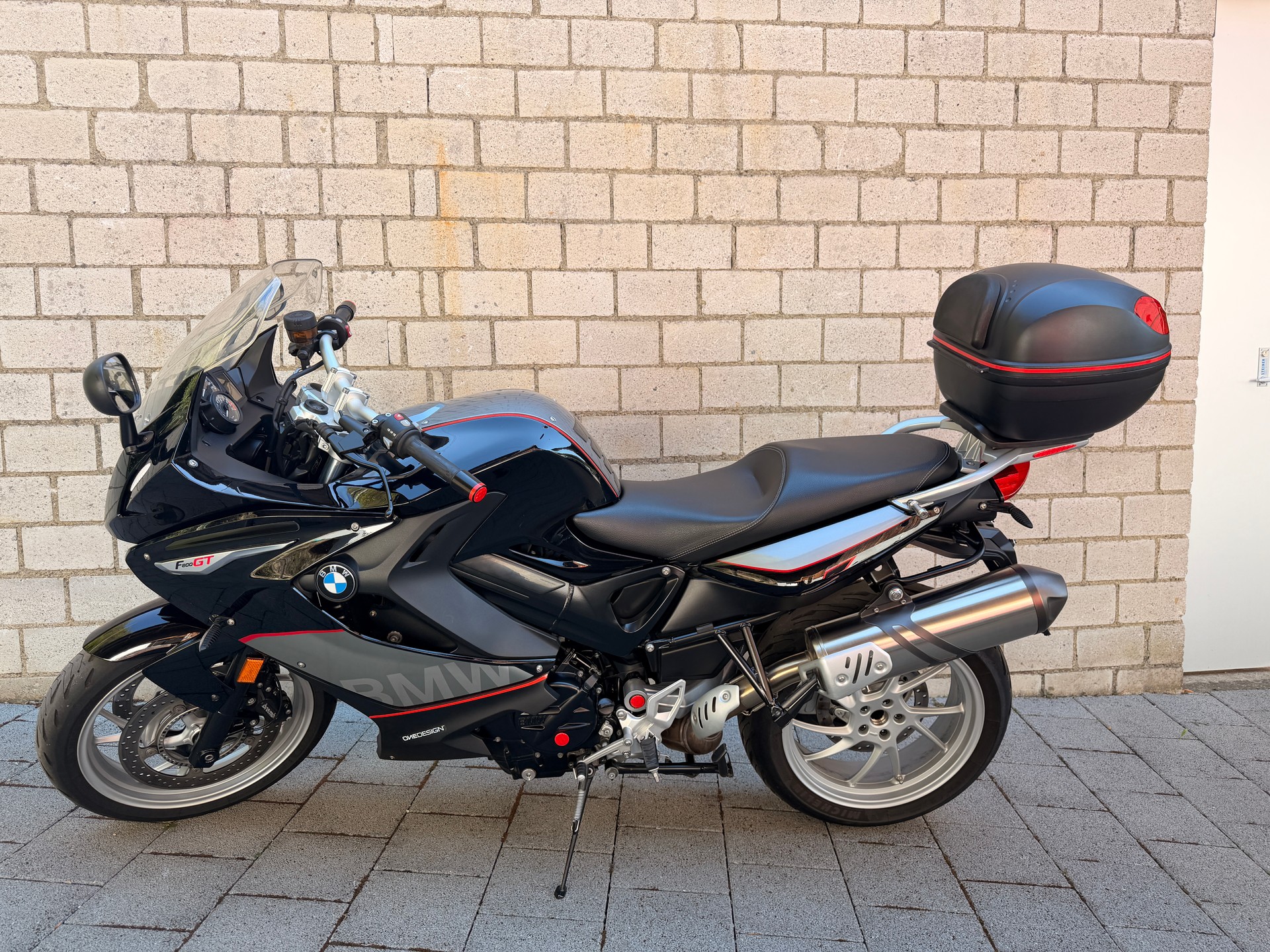BMW F 800 GT-image-1