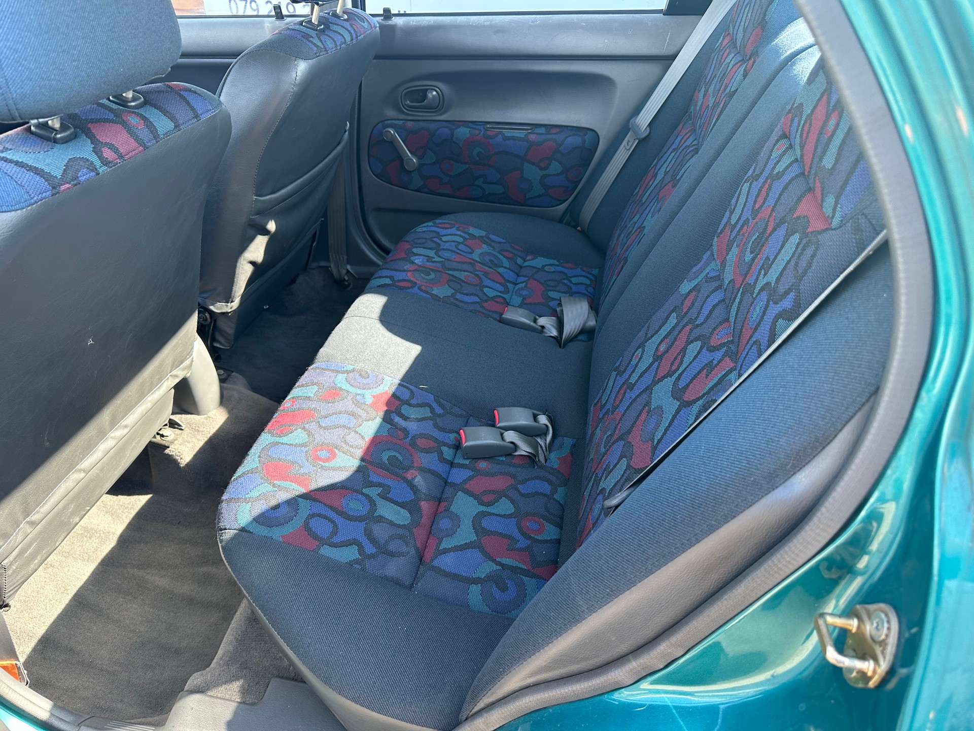 MAZDA 121 1.3i-16 C.Top Rainbow-image-7