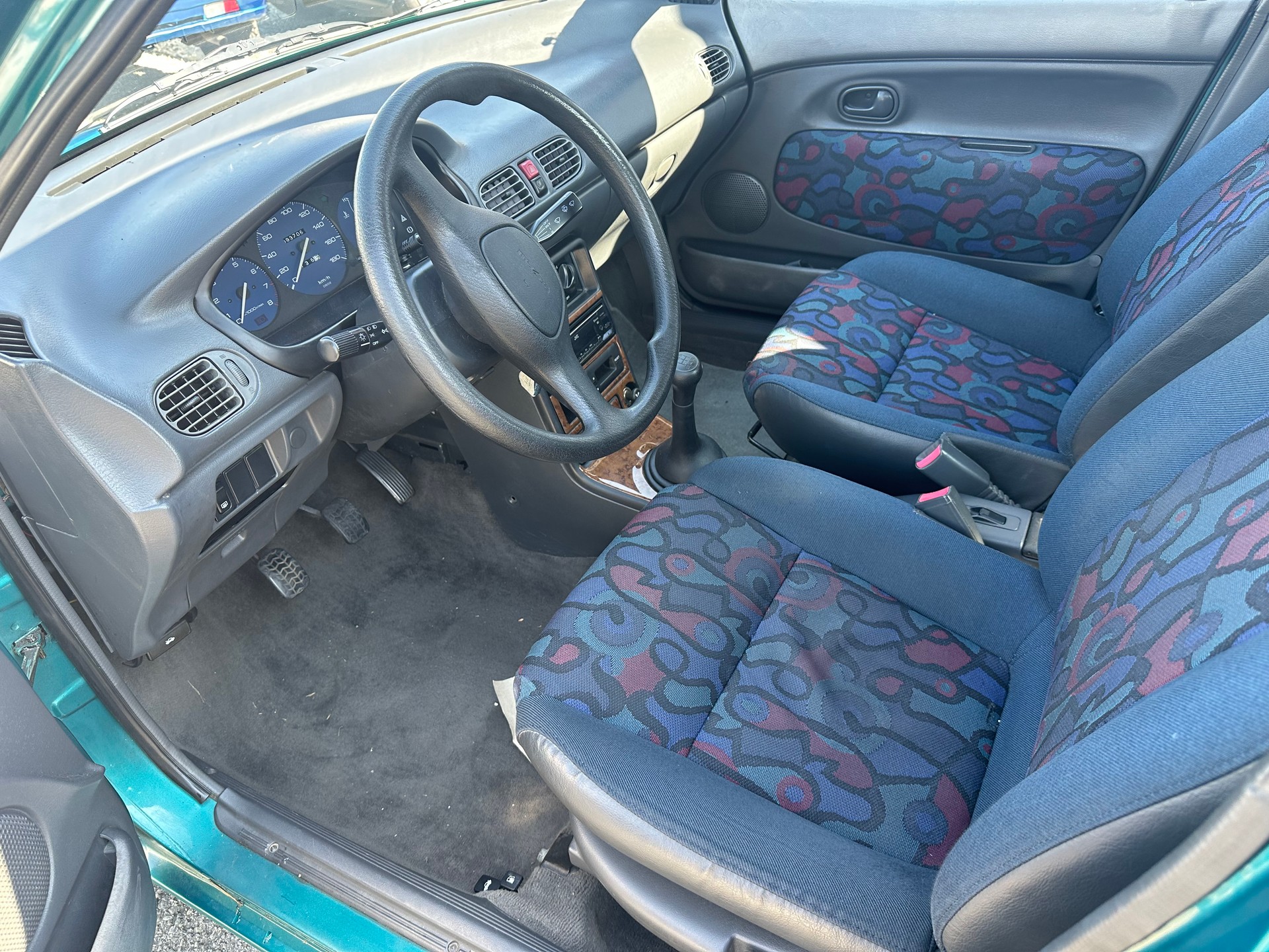 MAZDA 121 1.3i-16 C.Top Rainbow-image-8