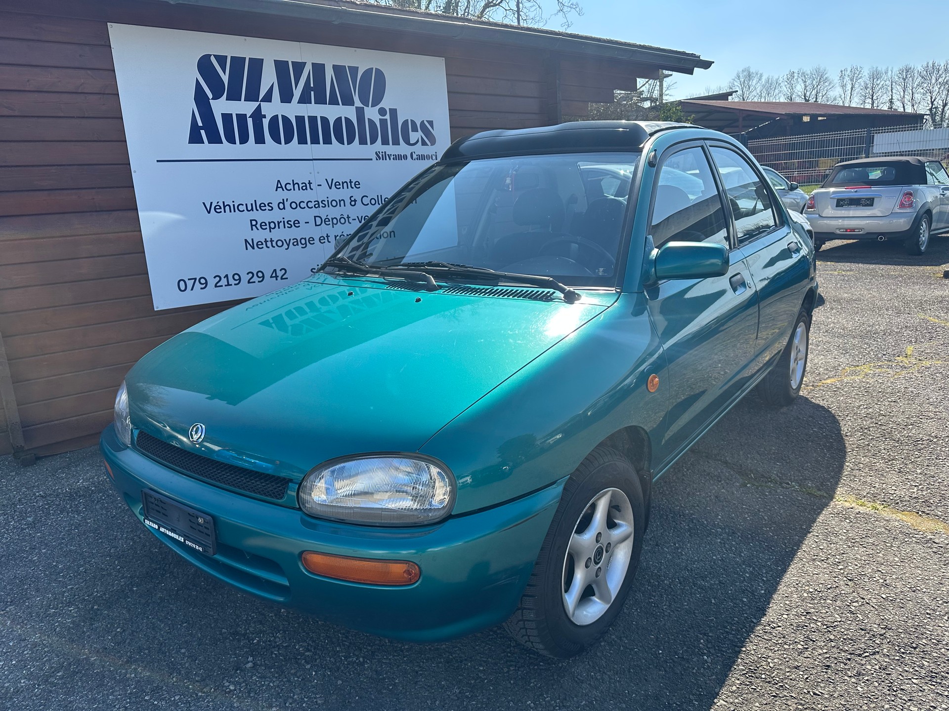 MAZDA 121 1.3i-16 C.Top Rainbow