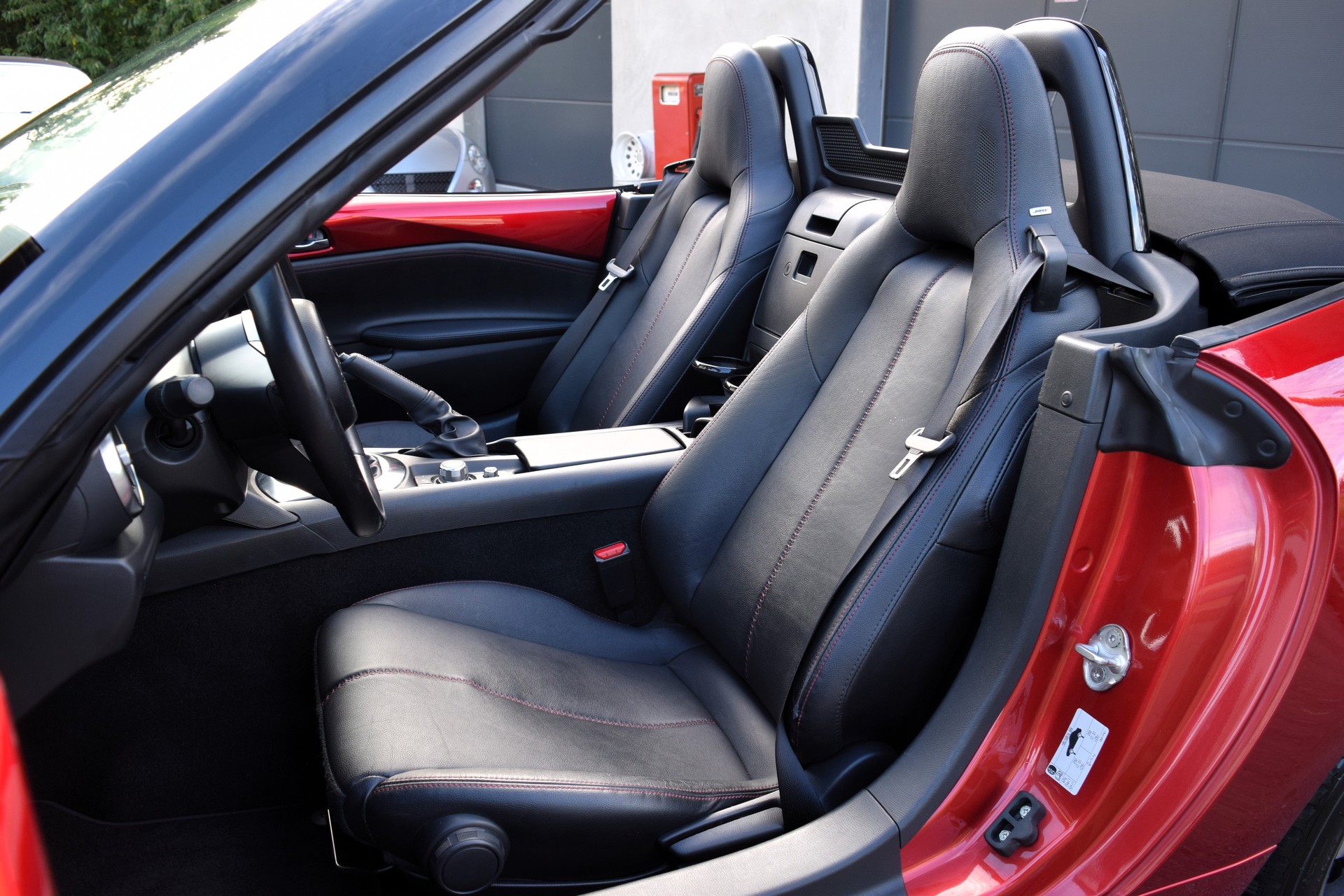 MAZDA MX-5 SKYACTIV-G 131 Revolution-image-4