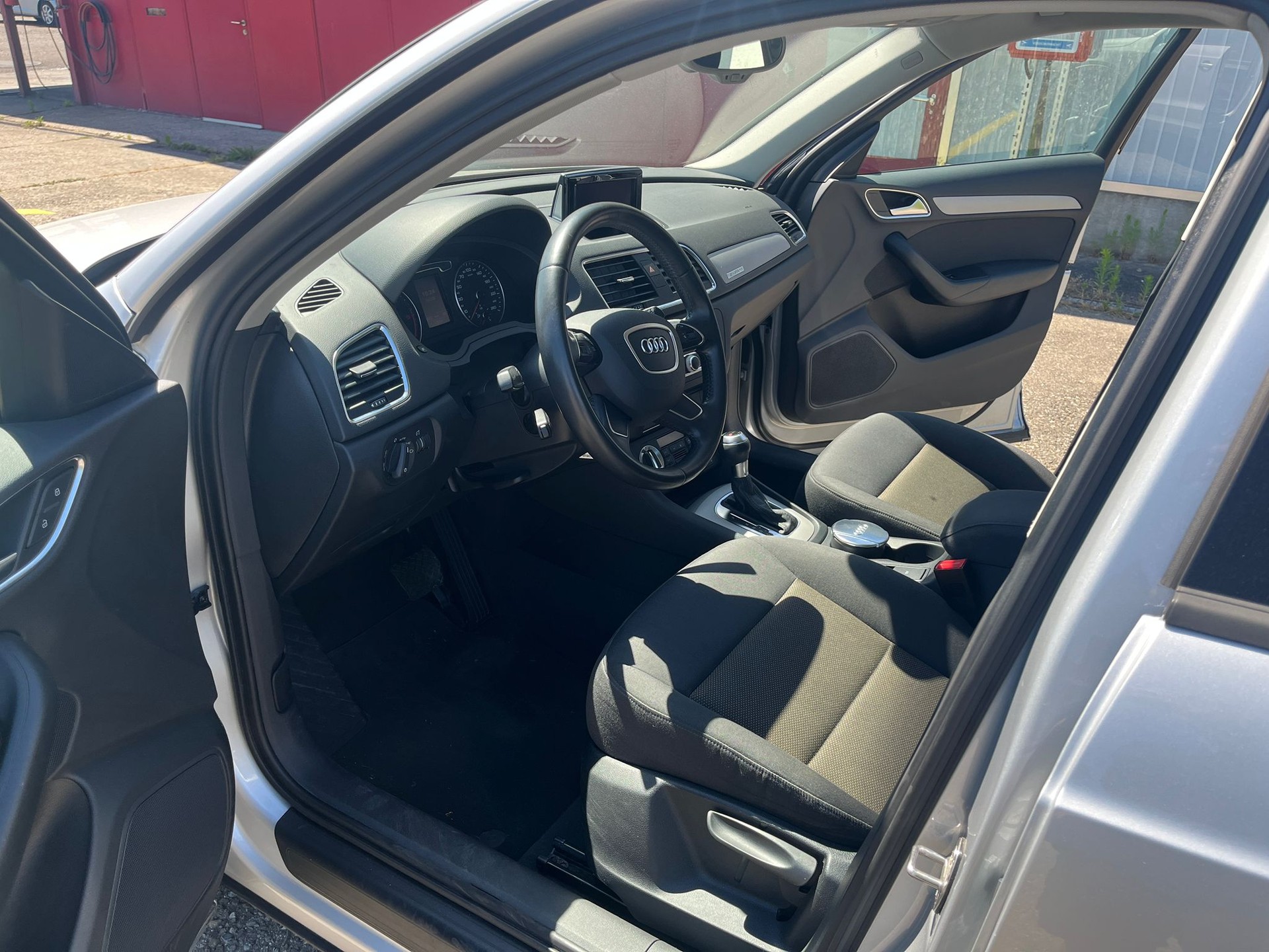 AUDI 2.0 TDI 177 quattro S-Tronic-image-7