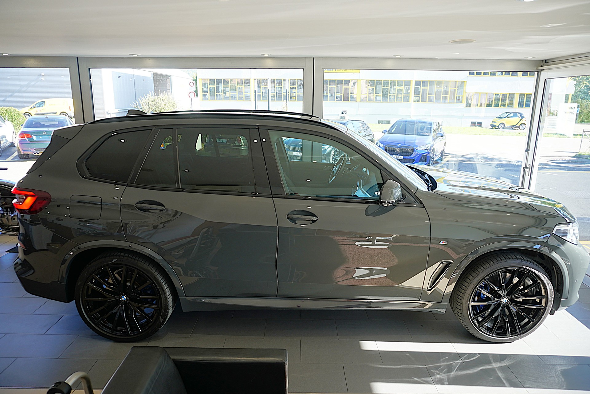 BMW X5 xDrive 48V 40d M Sport Steptronic-showroom-element-3