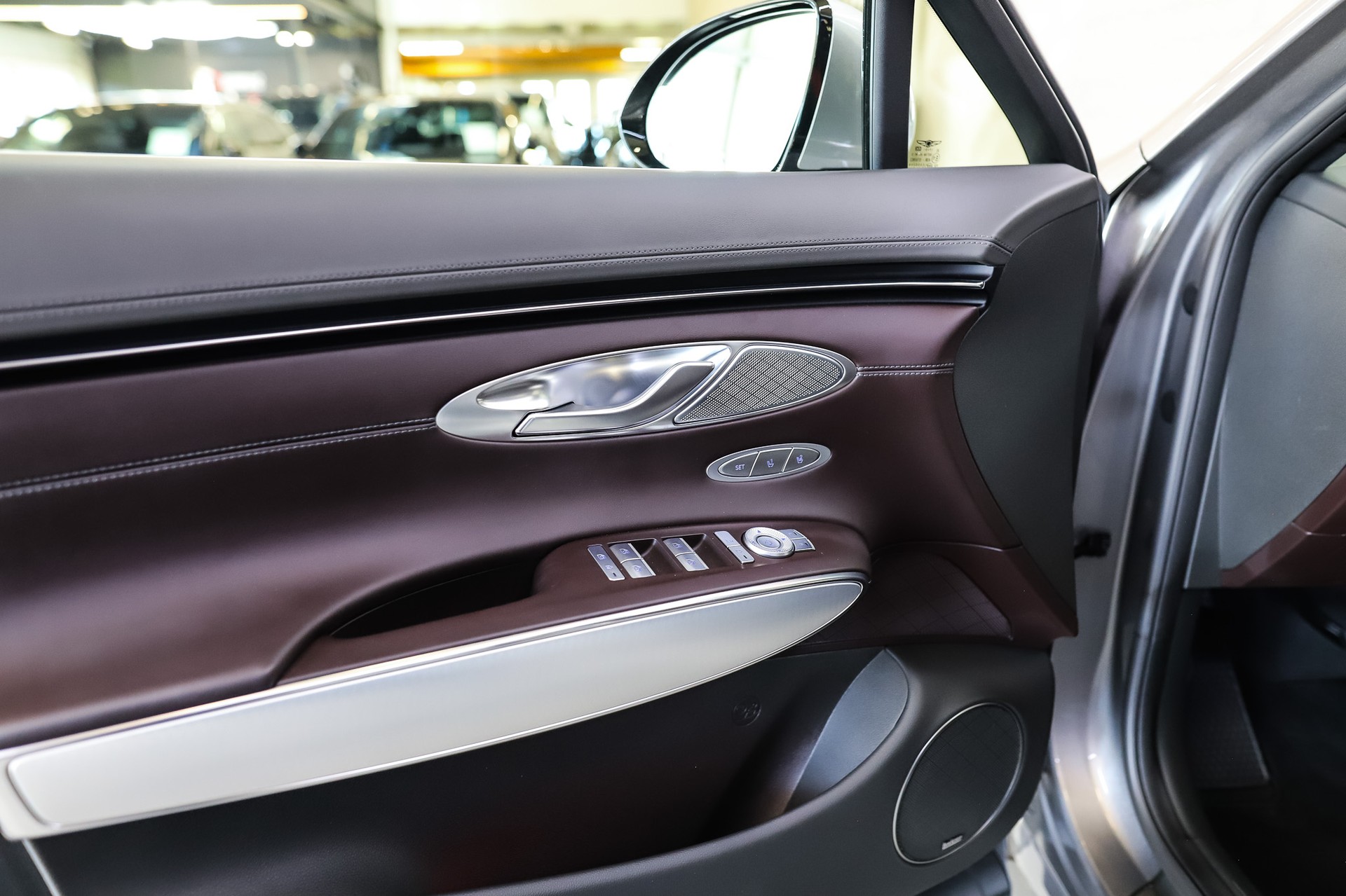 GENESIS GV70 2.5 TGDI Luxury AT8 AWD * Savile Silver*-image-9