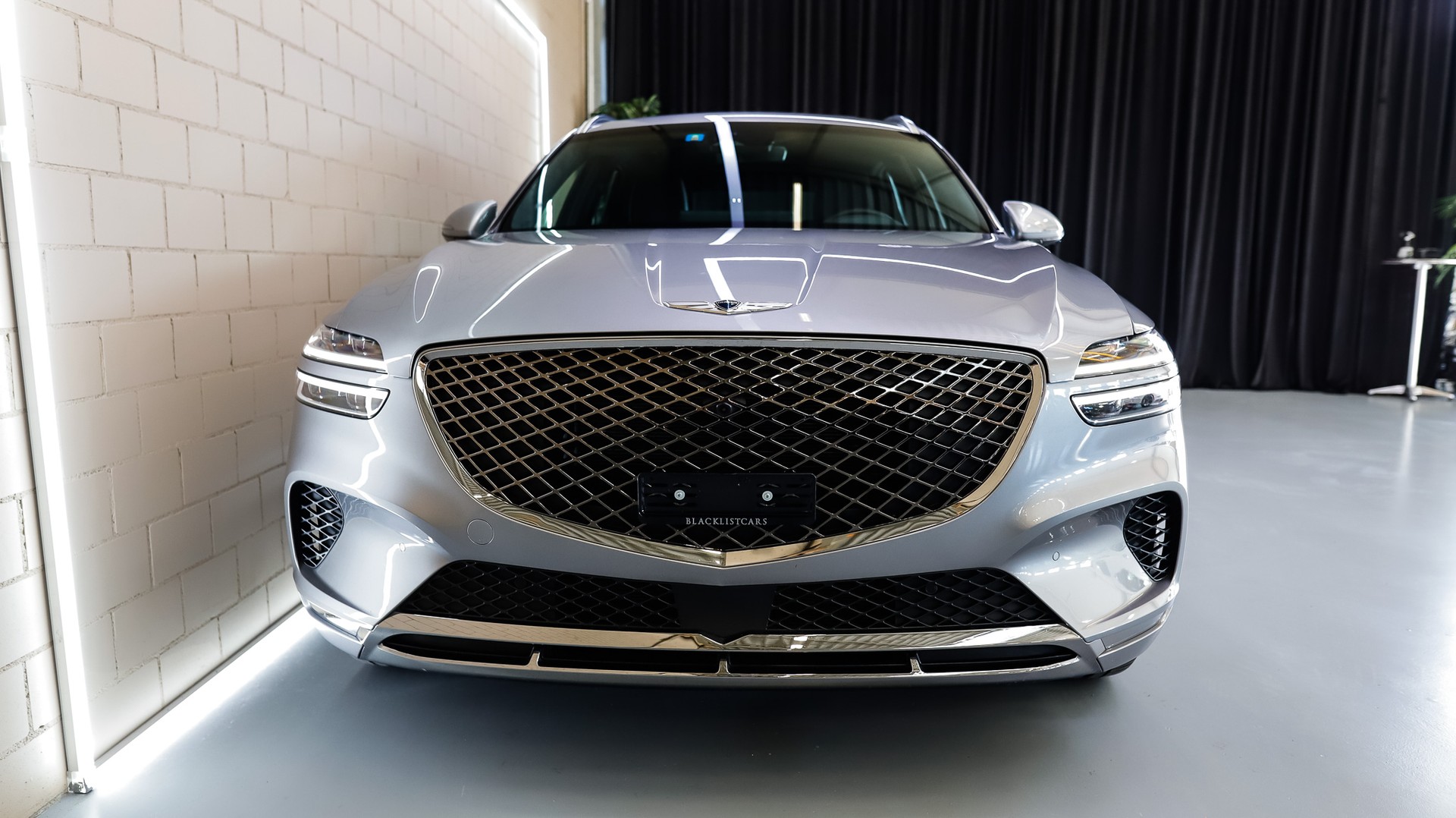 GENESIS GV70 2.5 TGDI Luxury AT8 AWD * Savile Silver*-showroom-element-2