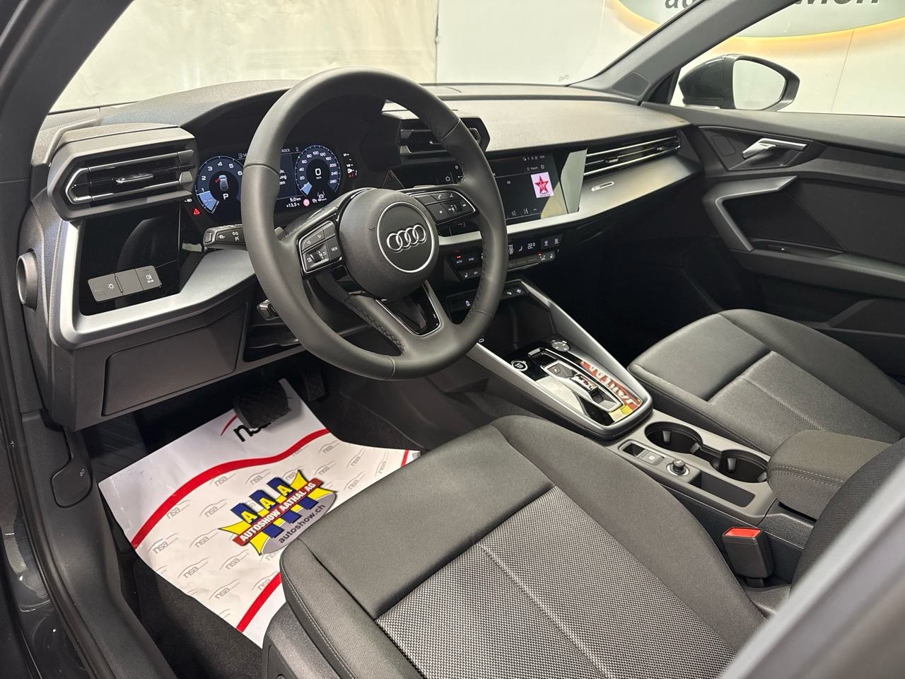 AUDI A3 Sportback 35 TFSI Attraction S-tronic-showroom-element-2