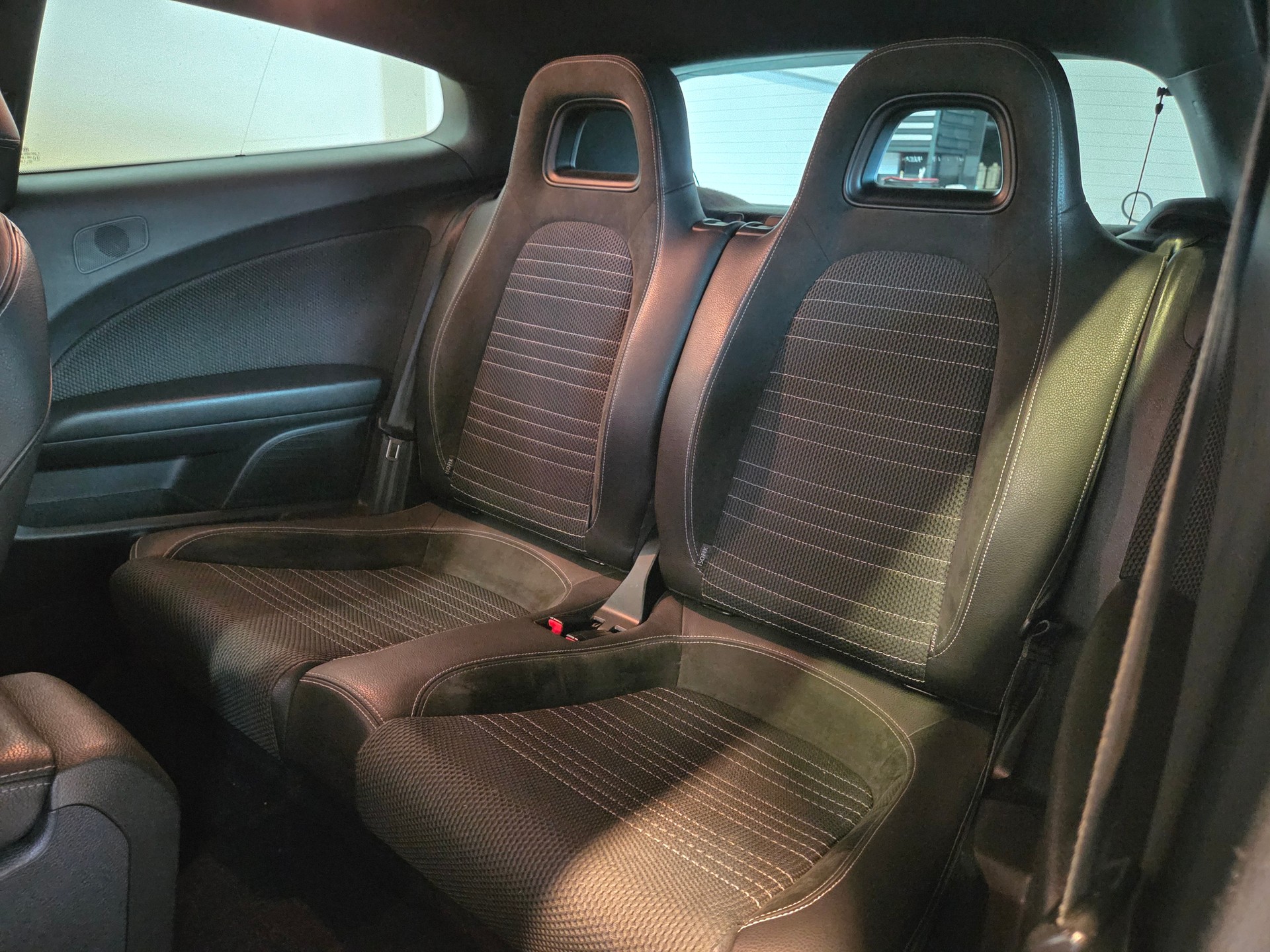 VW Scirocco 2.0 TSI All Black *Stock Valais*-image-8
