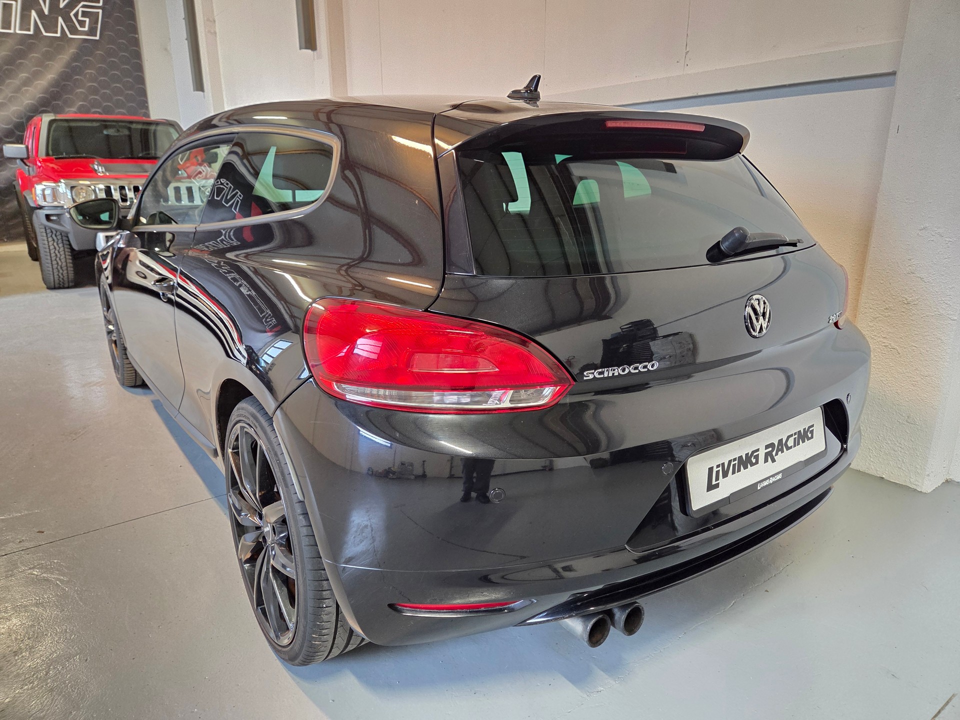 VW Scirocco 2.0 TSI All Black *Stock Valais*-showroom-element-2