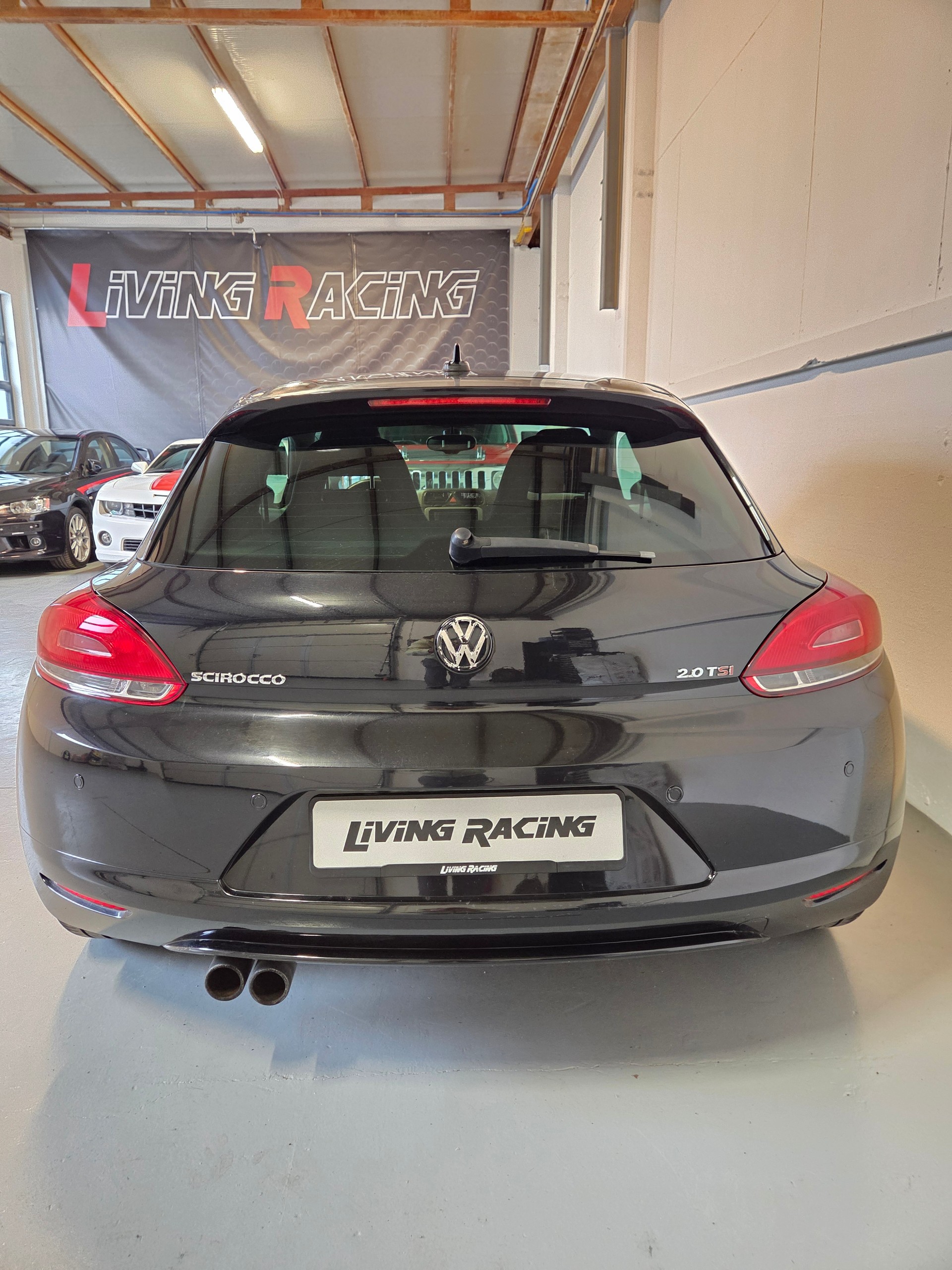 VW Scirocco 2.0 TSI All Black *Stock Valais*-showroom-element-3