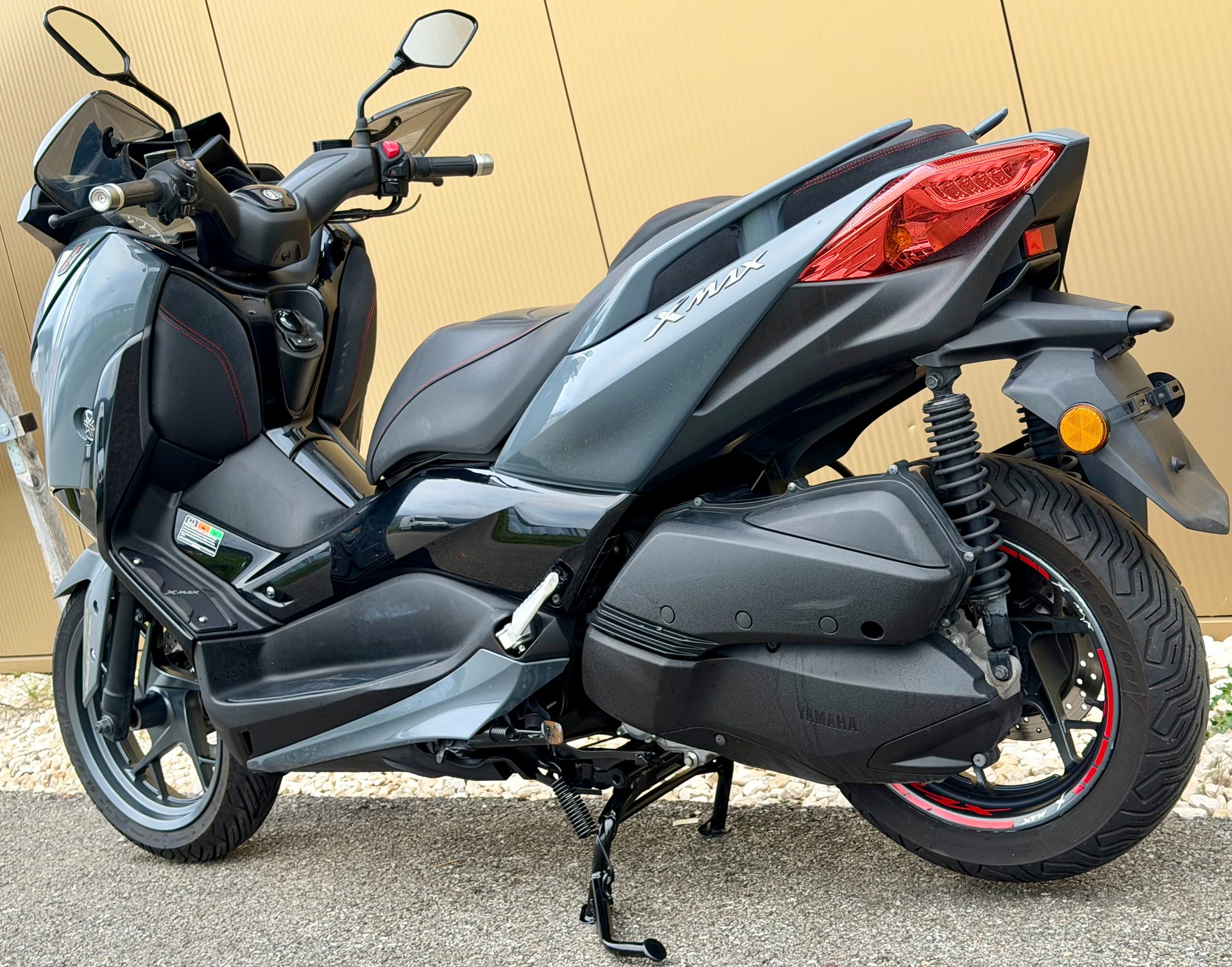 YAMAHA X-Max 300 Tech Max-image-11