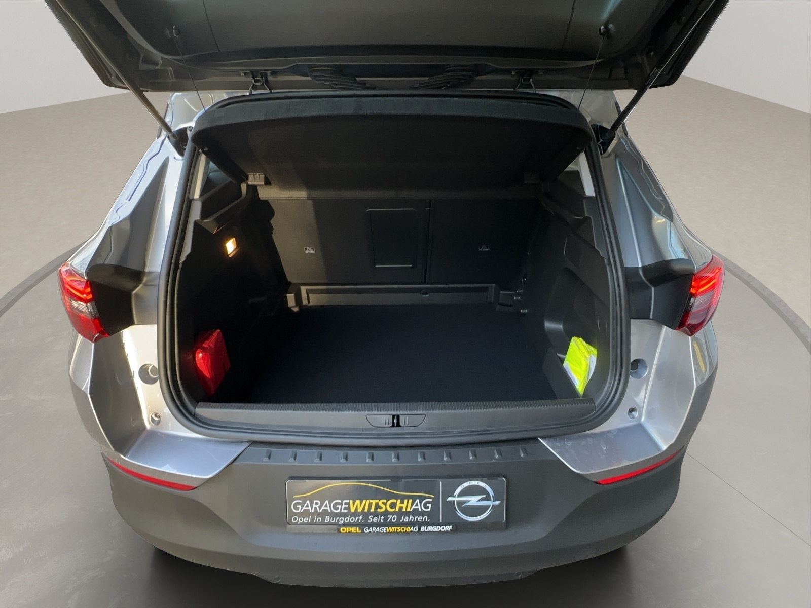 OPEL Grandland 1.2 Turbo Edition-image-11