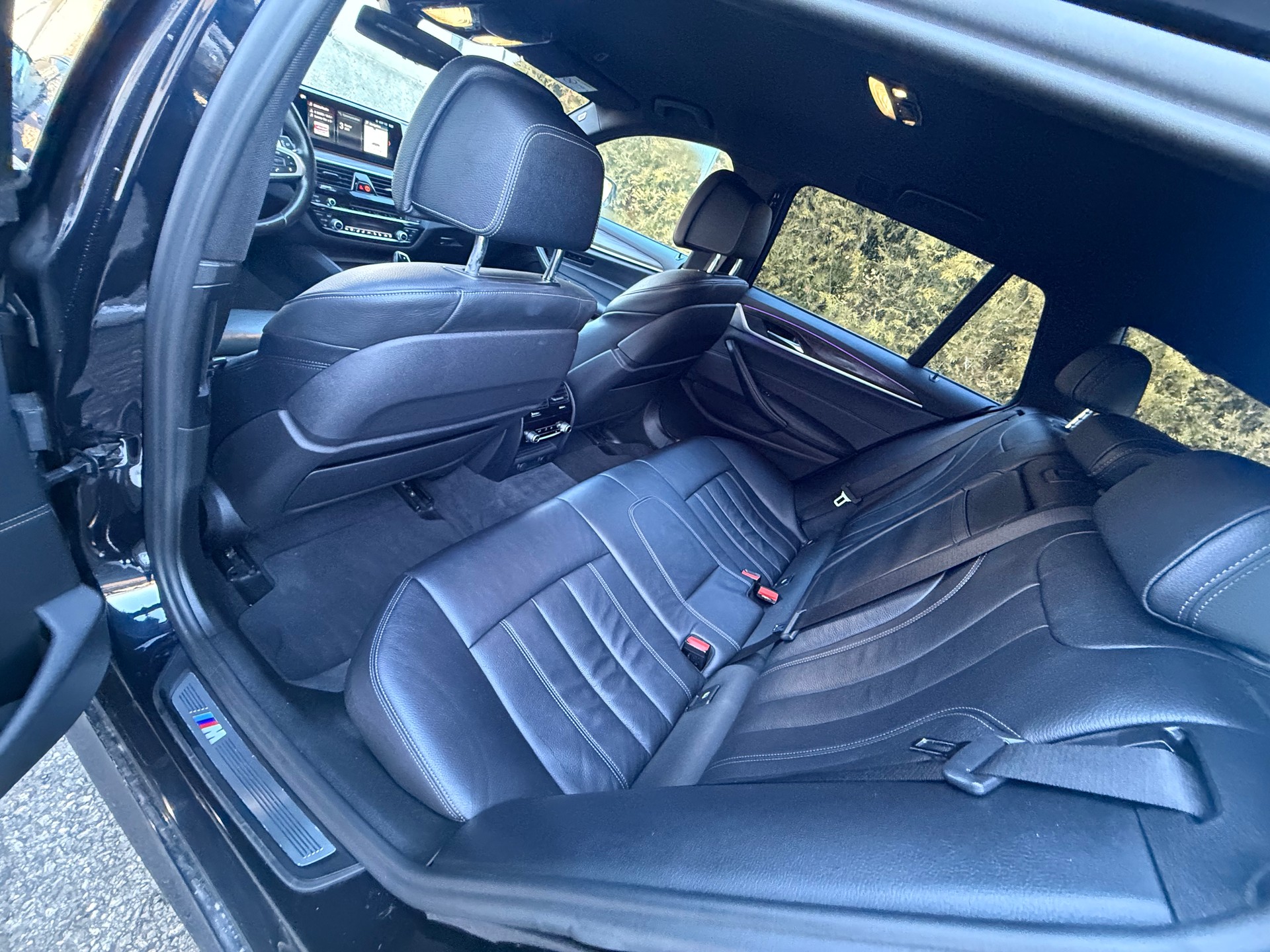 BMW 540i xDrive Touring Sport Line Steptronic-image-10