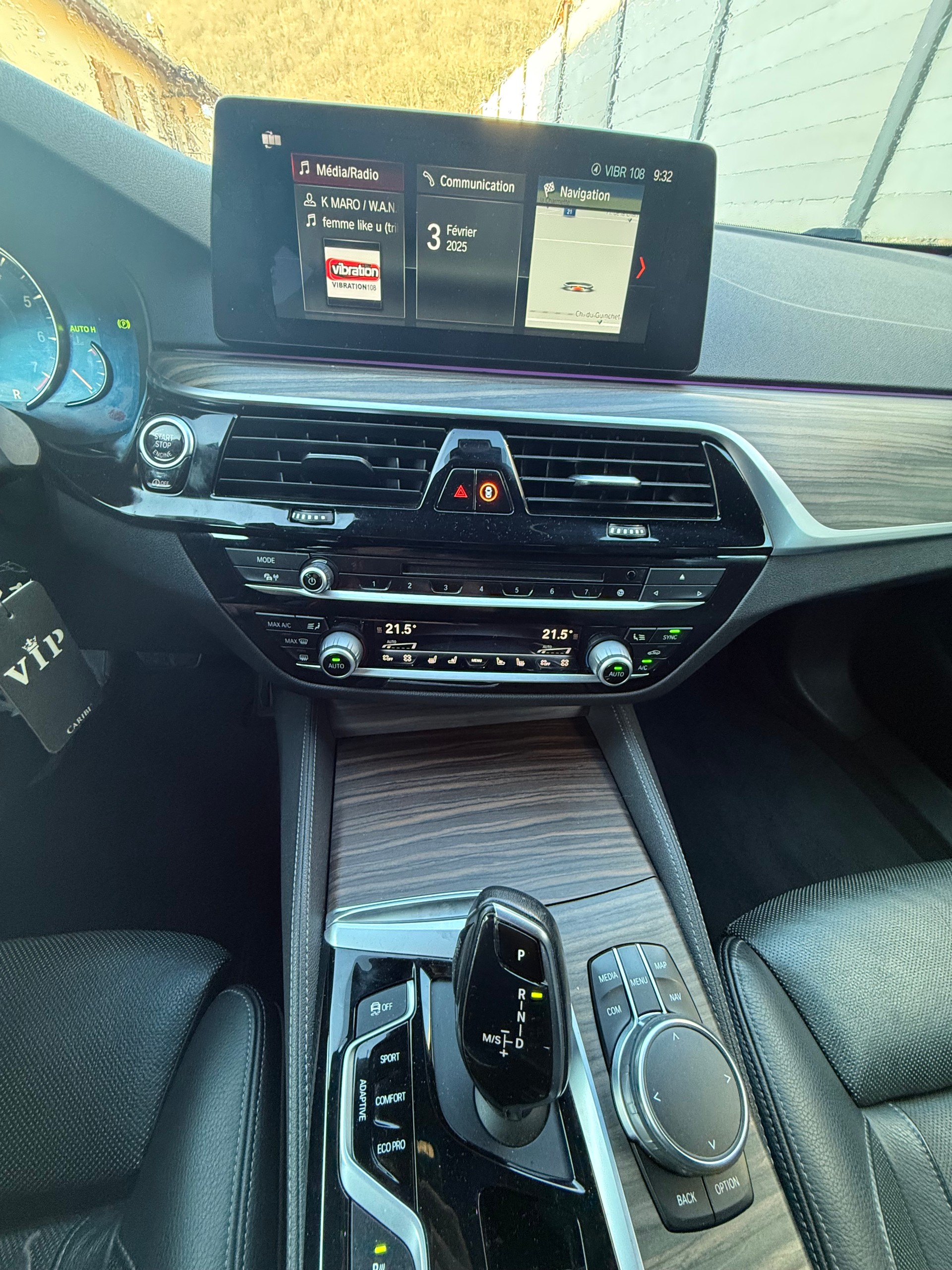 BMW 540i xDrive Touring Sport Line Steptronic-image-5