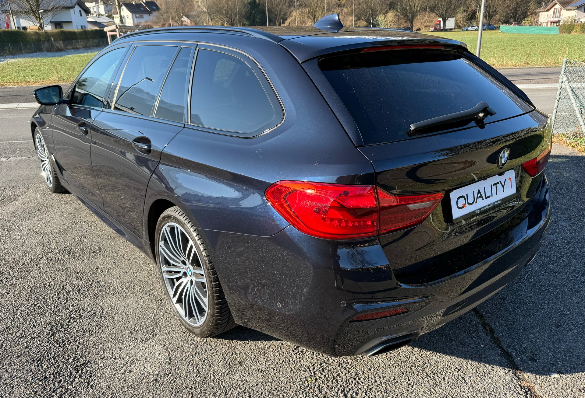 BMW 540i xDrive Touring Sport Line Steptronic-image-2