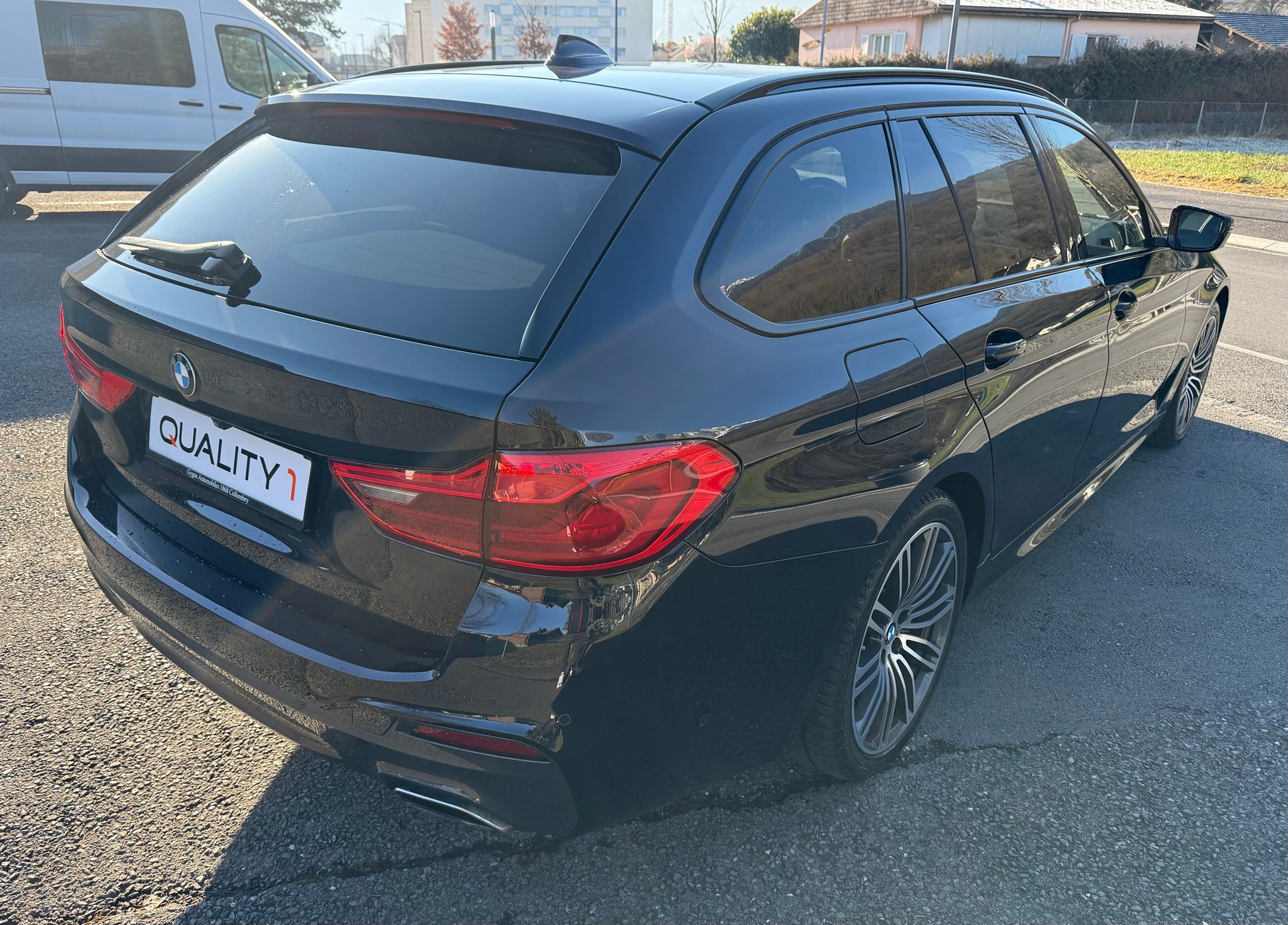 BMW 540i xDrive Touring Sport Line Steptronic-image-3