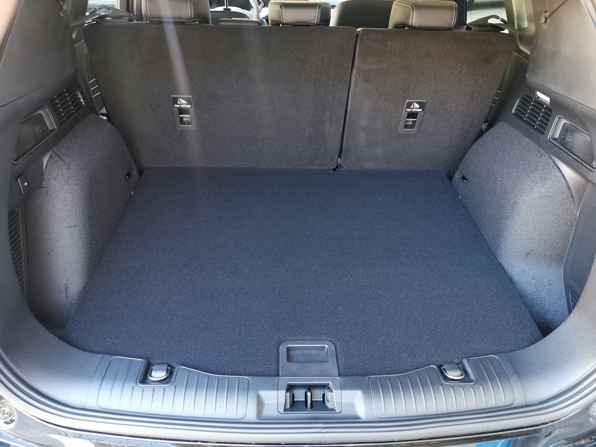 FORD Kuga 2.5 FHEV Titanium X 4WD-image-12