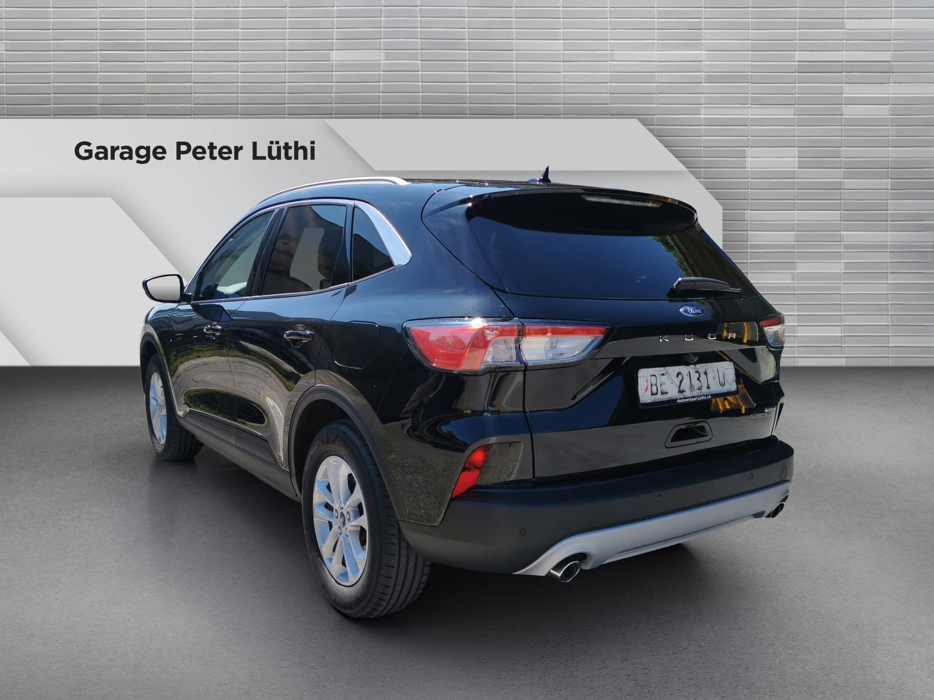 FORD Kuga 2.5 FHEV Titanium X 4WD-image-2
