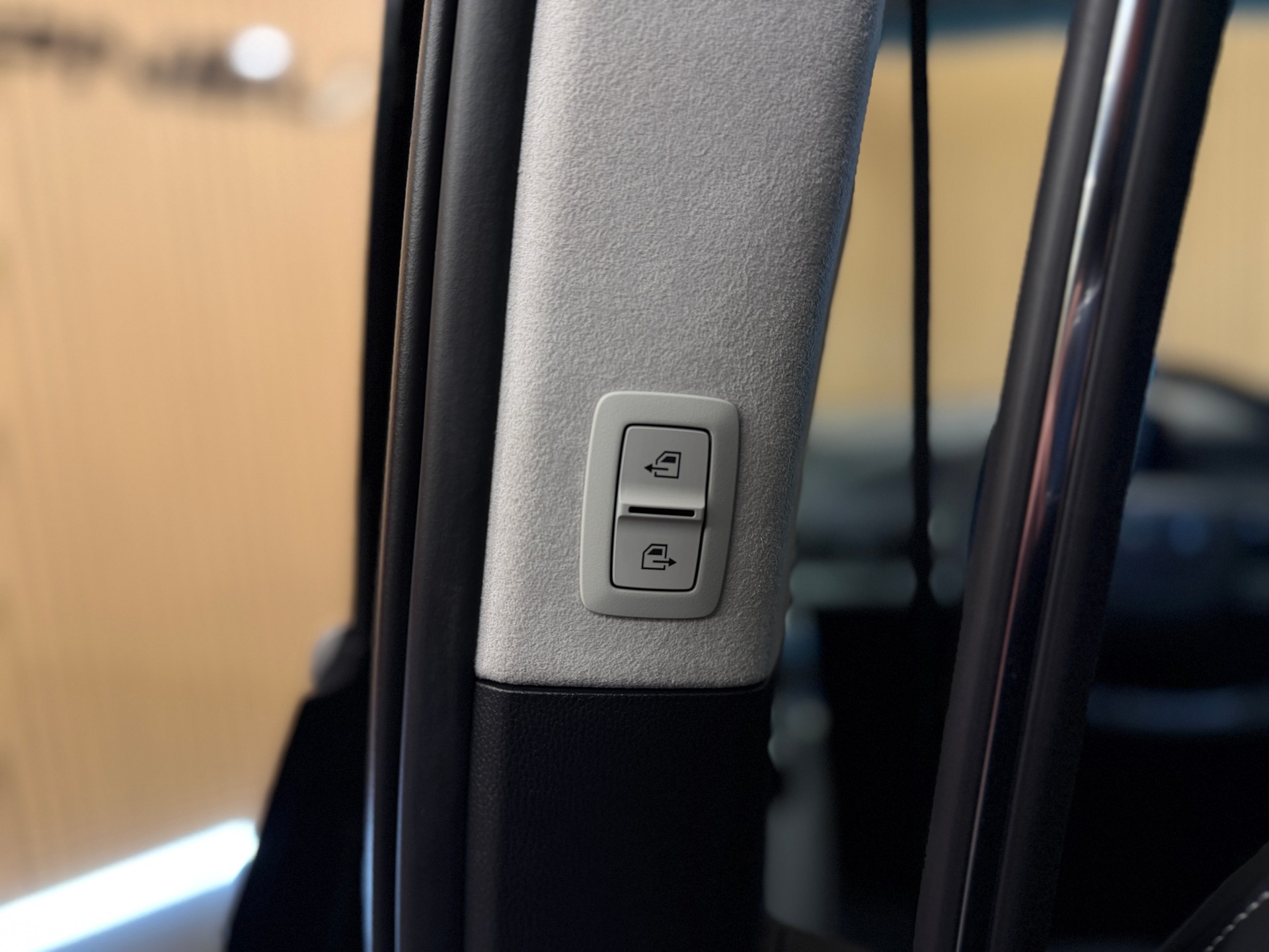 MAXUS Mifa 9 Premium 90kWh *Obsidian Schwarz*-image-28