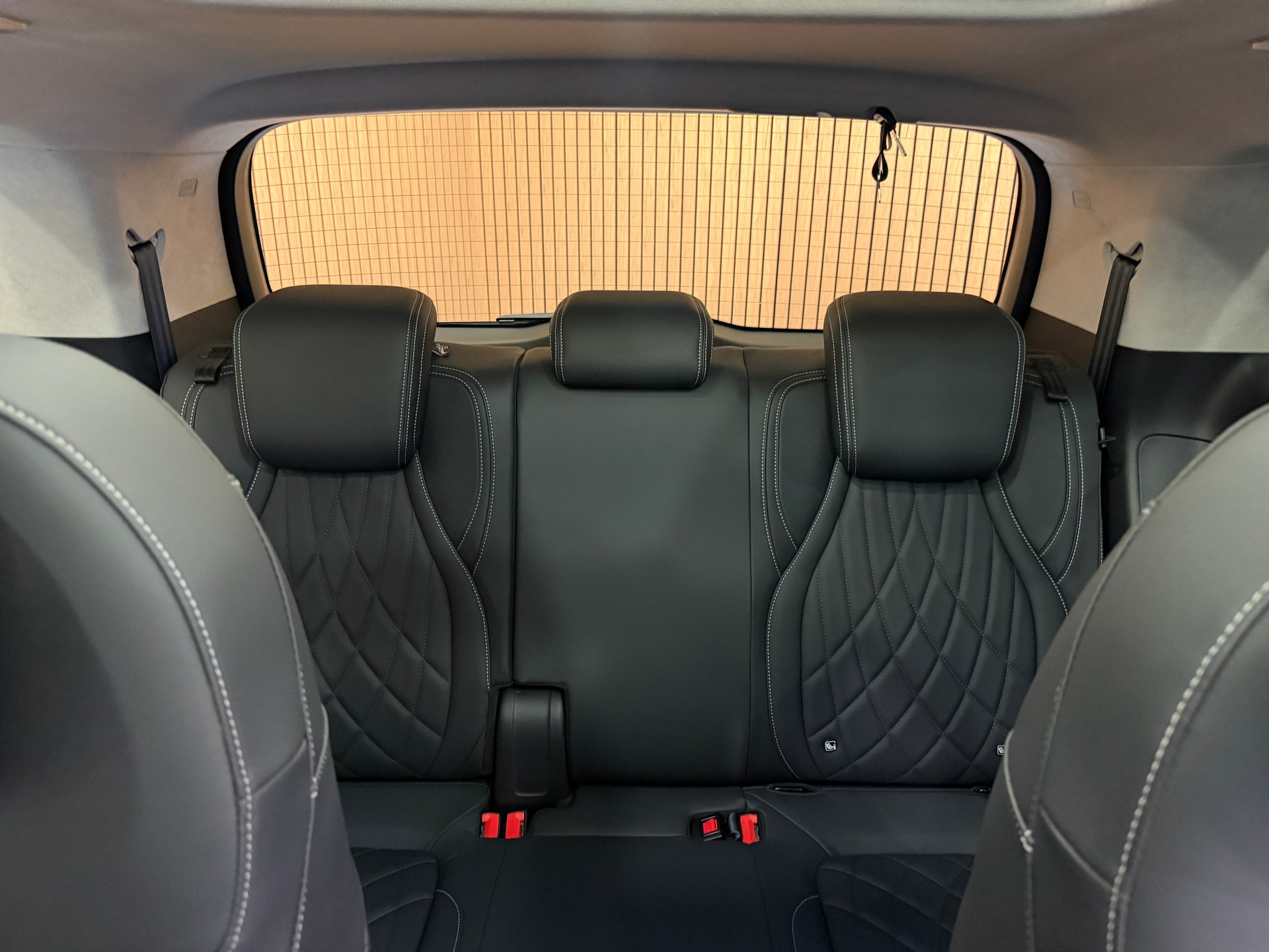 MAXUS Mifa 9 Premium 90kWh *Obsidian Schwarz*-image-24