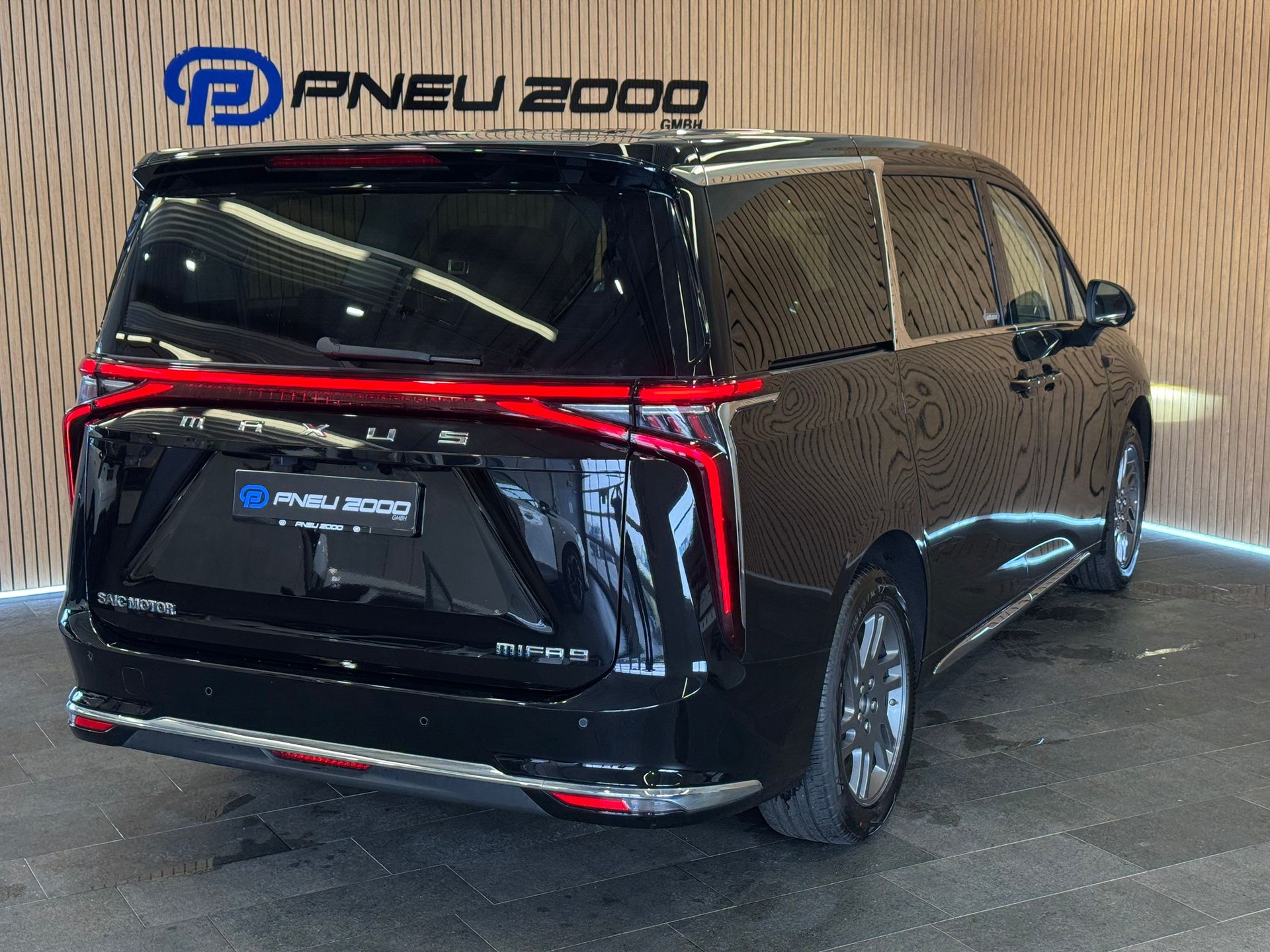 MAXUS Mifa 9 Premium 90kWh *Obsidian Schwarz*-image-6