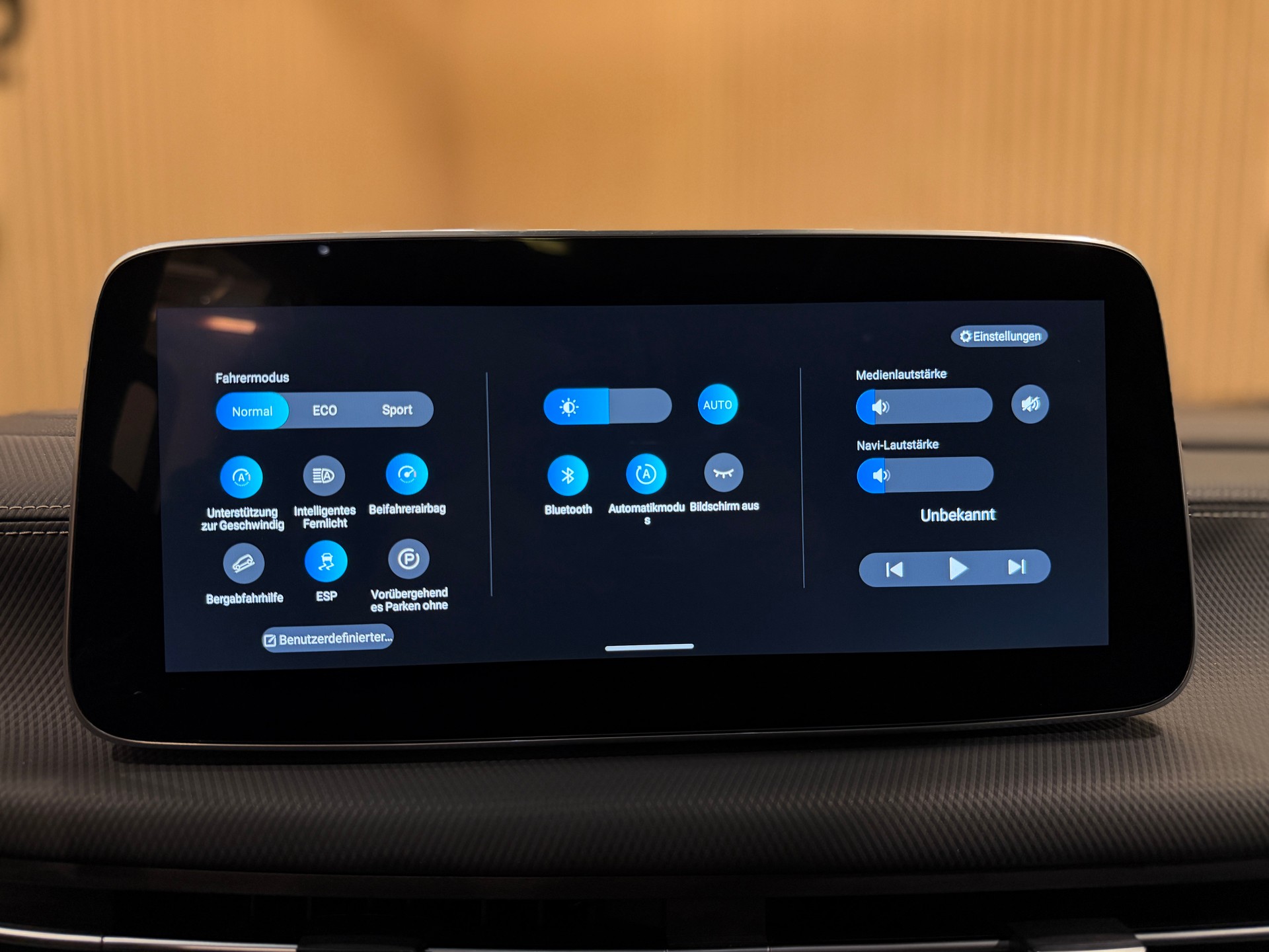 MAXUS Mifa 9 Premium 90kWh *Obsidian Schwarz*-image-20