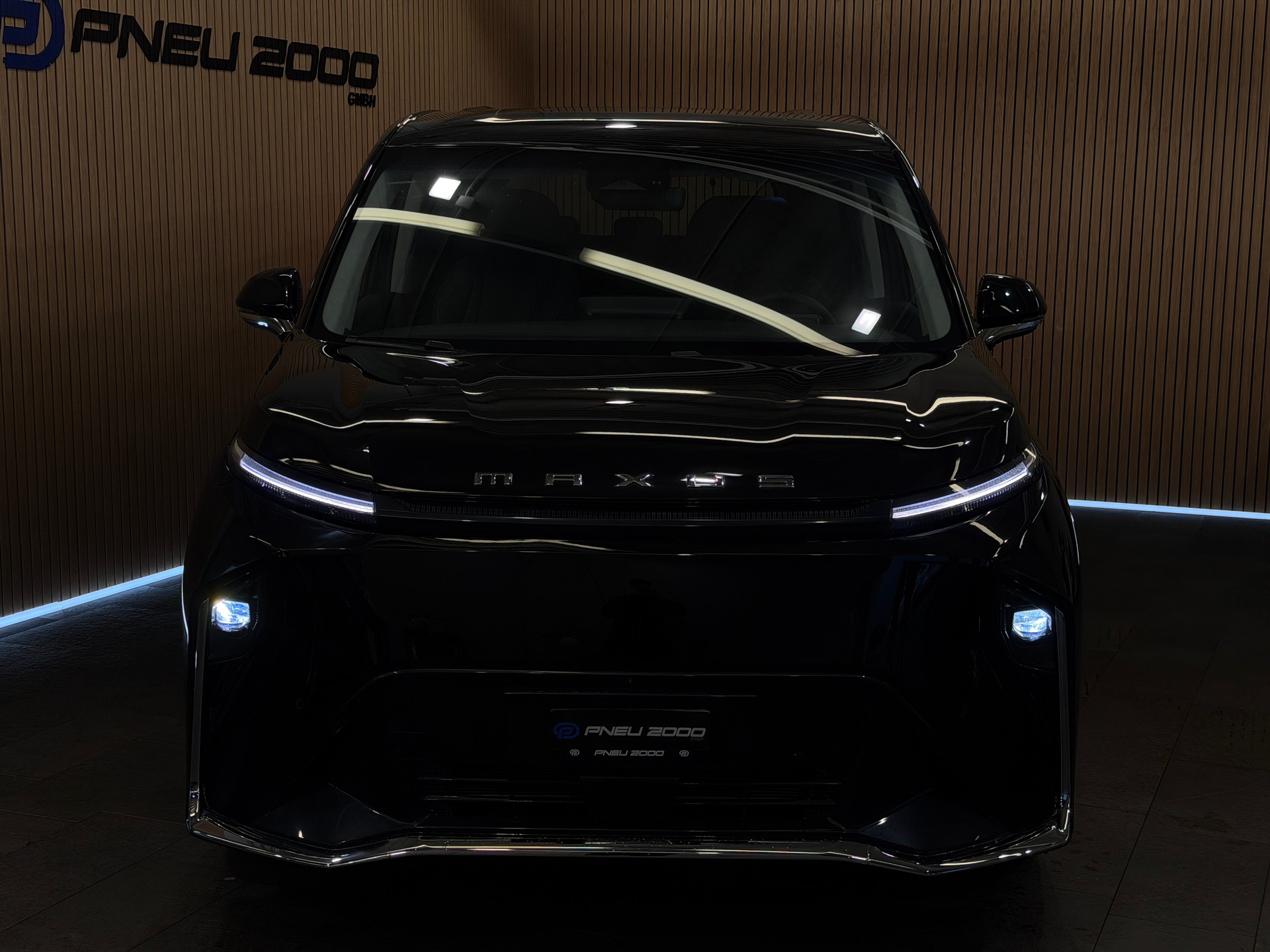 MAXUS Mifa 9 Premium 90kWh *Obsidian Schwarz*-showroom-element-2