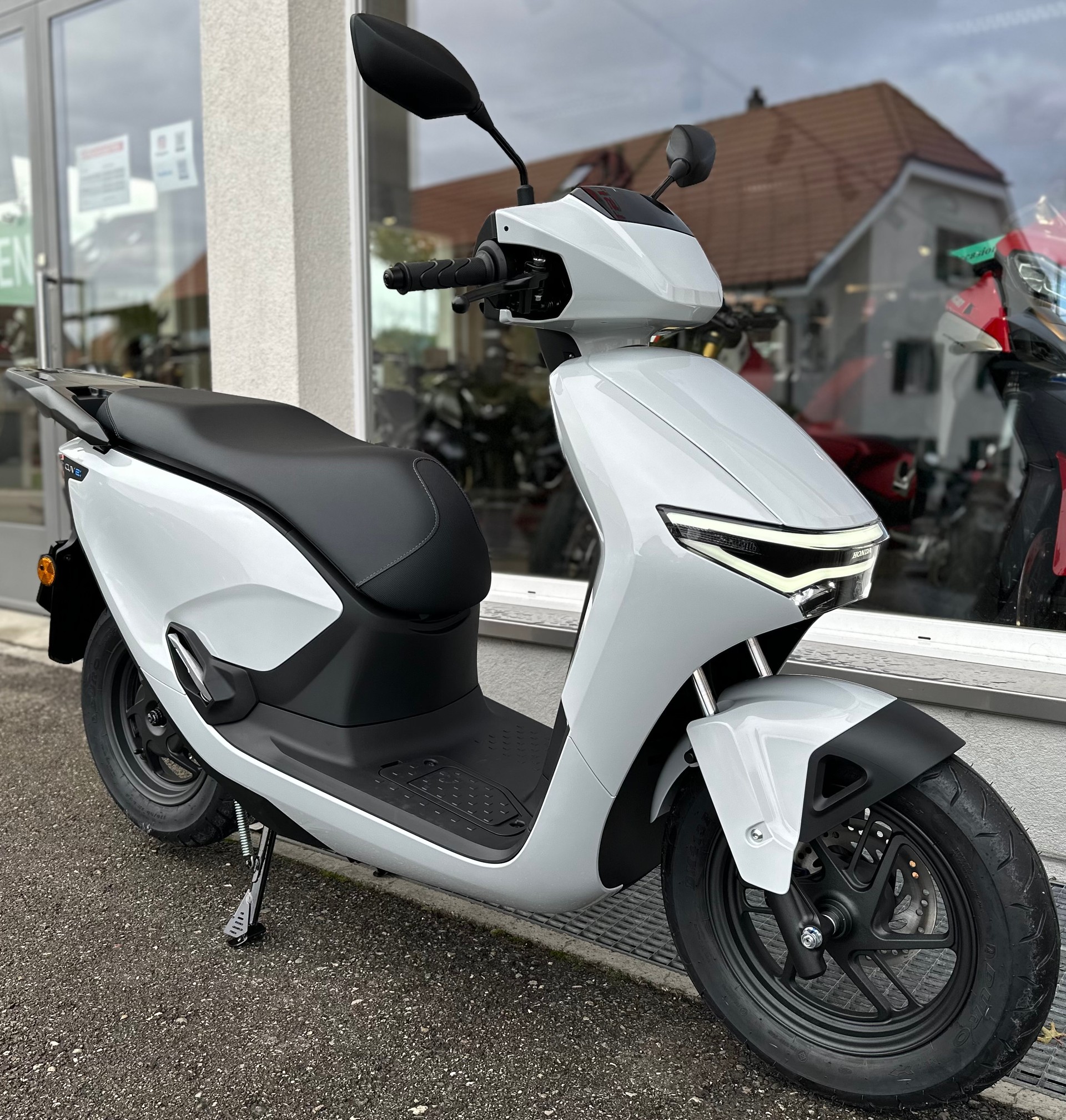 HONDA CUV e: Connected 2025-image-2