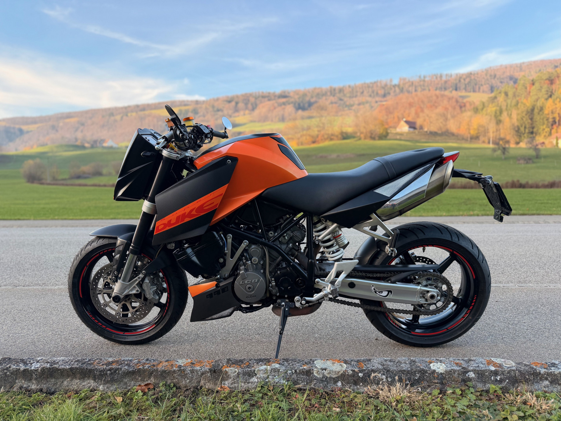KTM 990 Super Duke-image-1