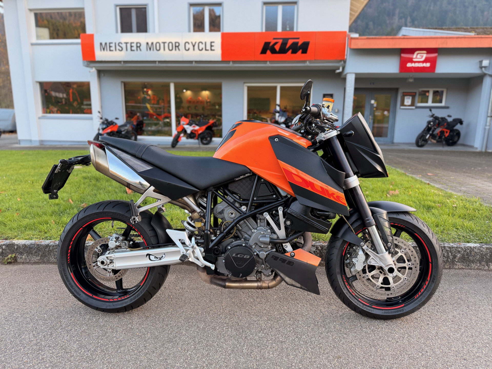 KTM 990 Super Duke-image-0