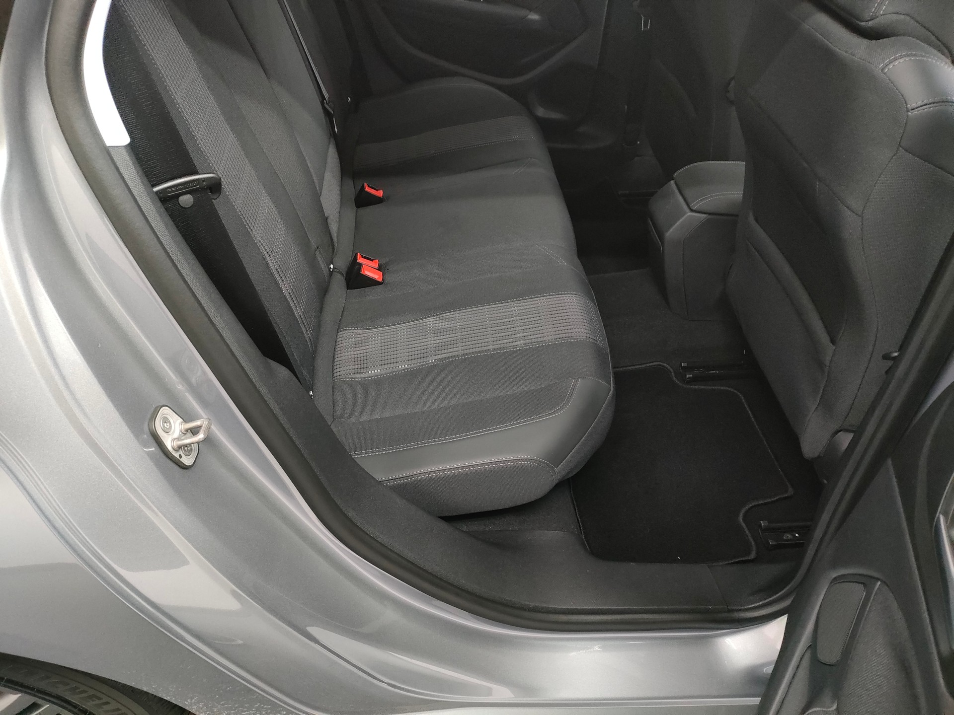 PEUGEOT 308 SW 1.5 BlueHDI Allure EAT8-image-13