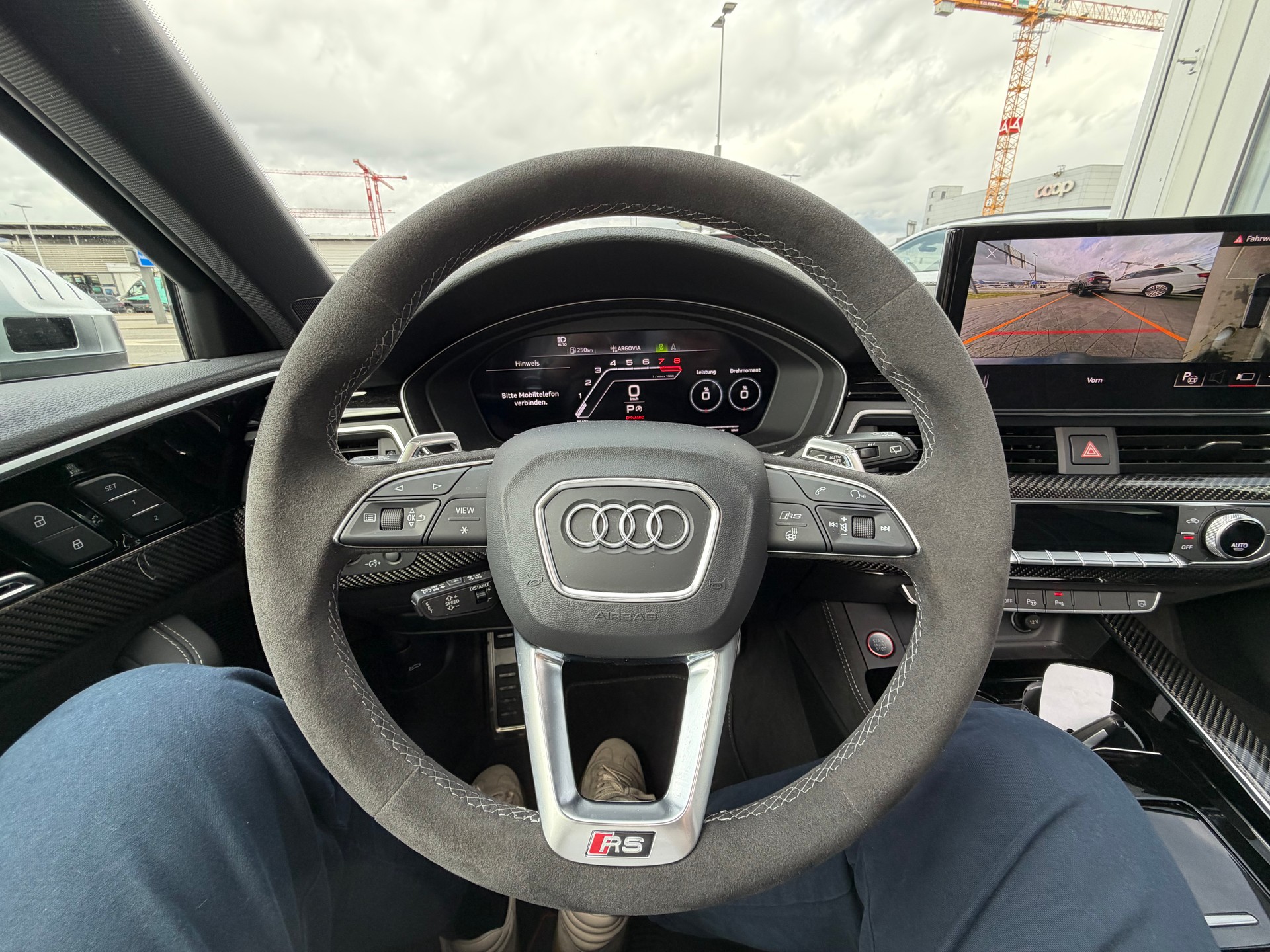 AUDI RS4 Avant quattro tiptronic *Bang & Olufsen Premium - 280km/h*-image-17