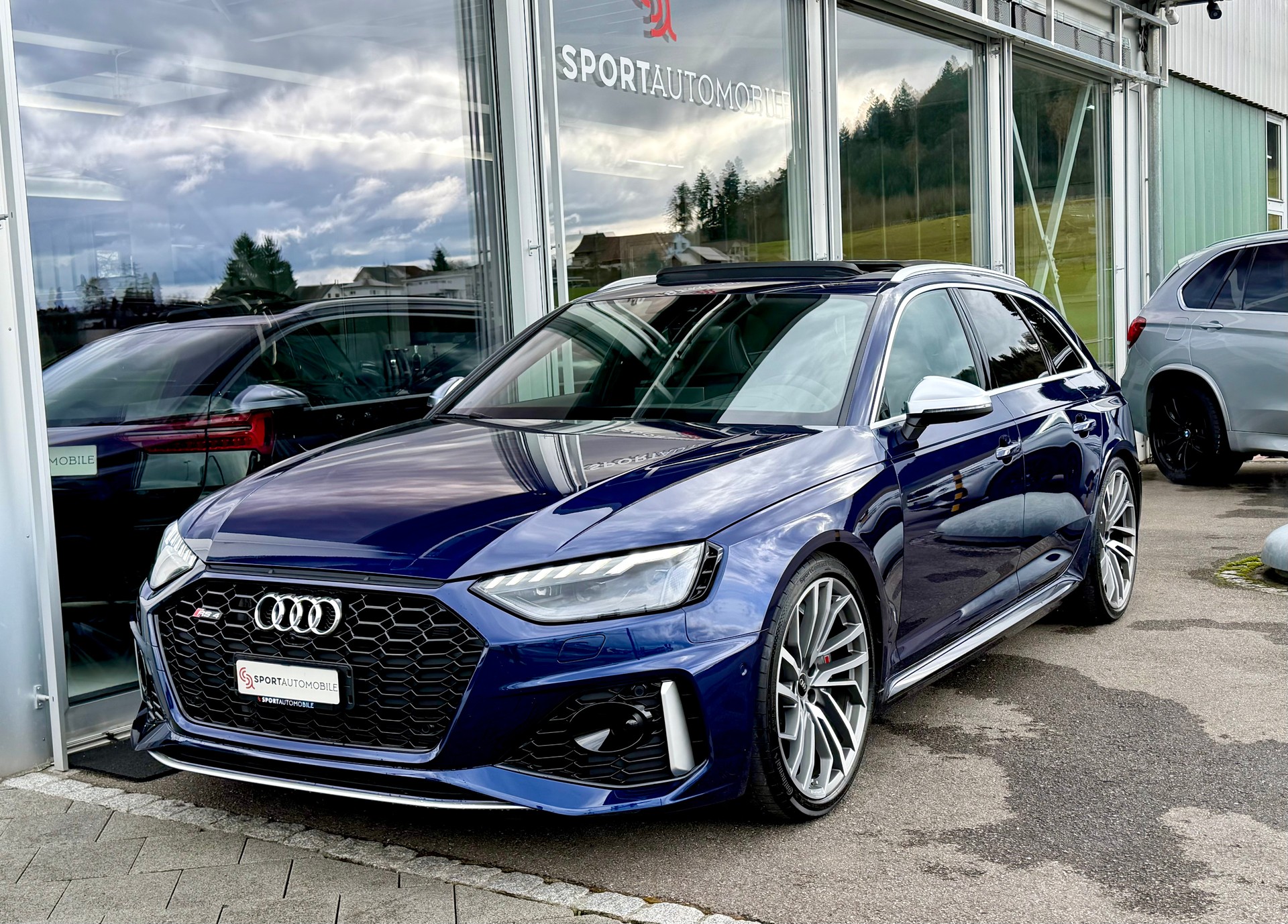 AUDI RS4 Avant quattro tiptronic *RS-Keramikbremsanlage - Bang & Olufsen Premium - 280km/h*-showroom-element-2