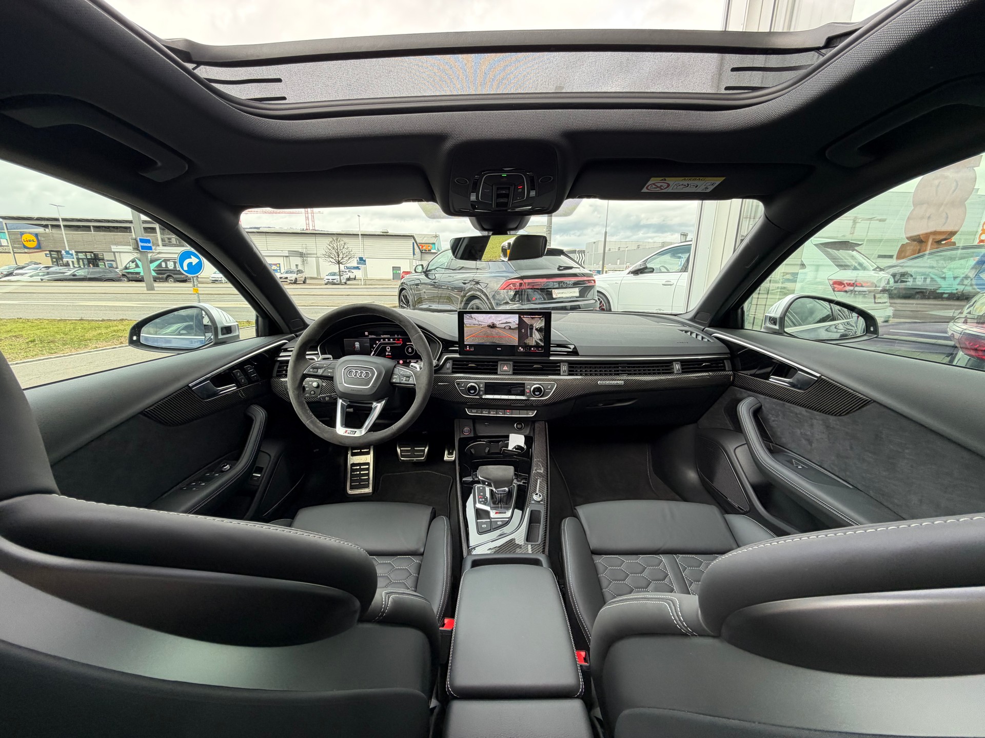 AUDI RS4 Avant quattro tiptronic *Bang & Olufsen Premium - 280km/h*-image-12