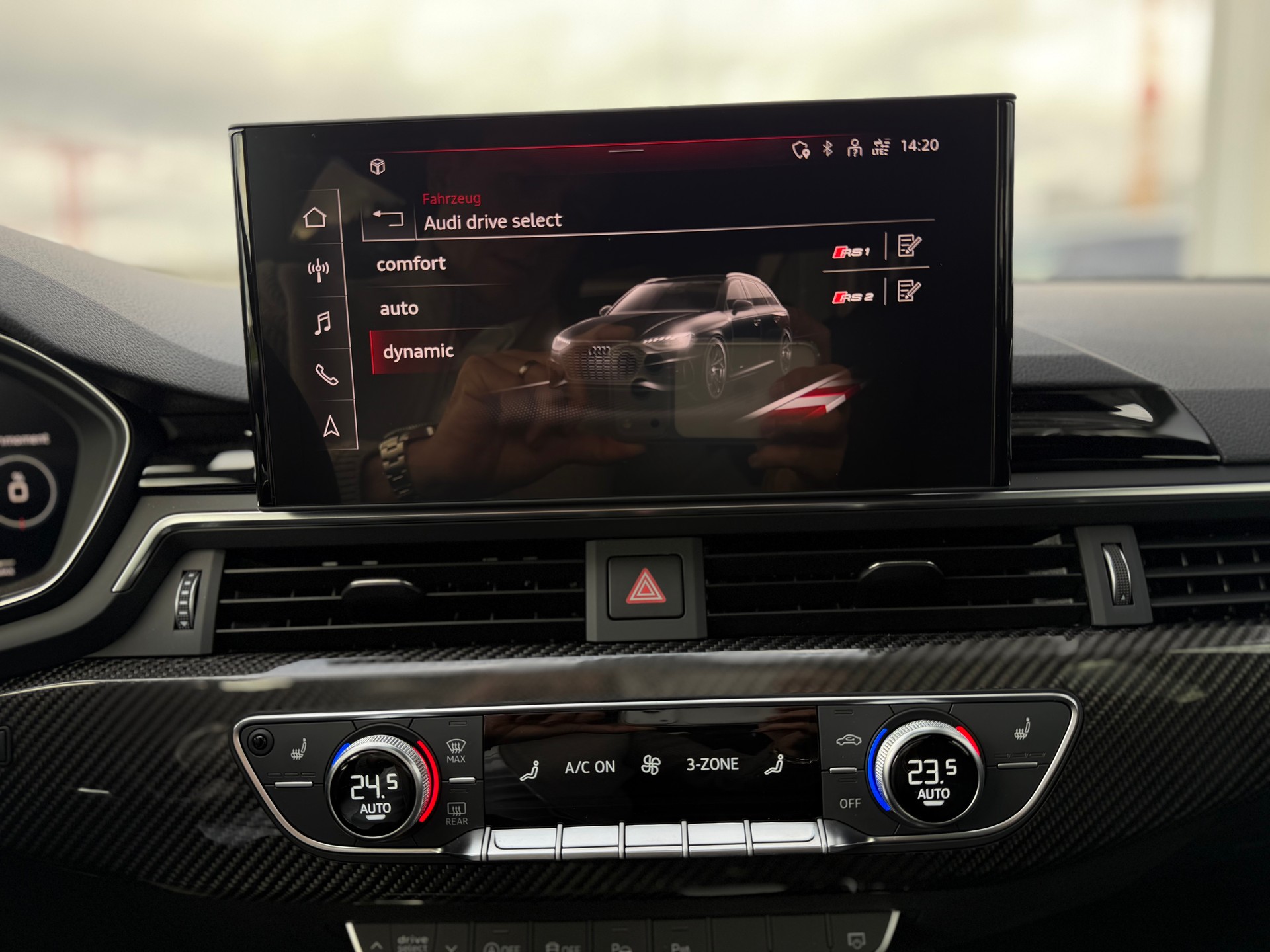 AUDI RS4 Avant quattro tiptronic *Bang & Olufsen Premium - 280km/h*-image-23