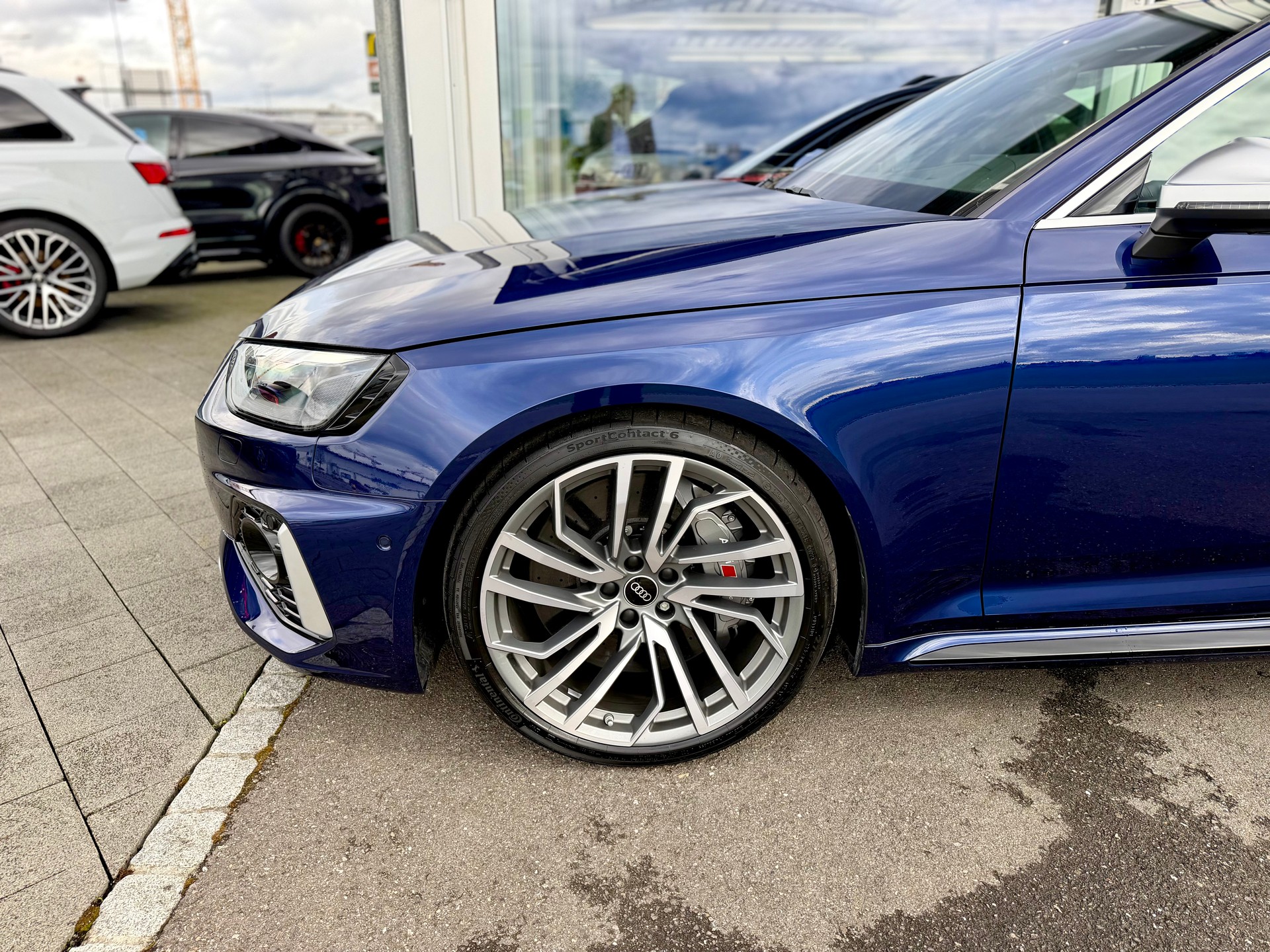 AUDI RS4 Avant quattro tiptronic *Bang & Olufsen Premium - 280km/h*-image-7