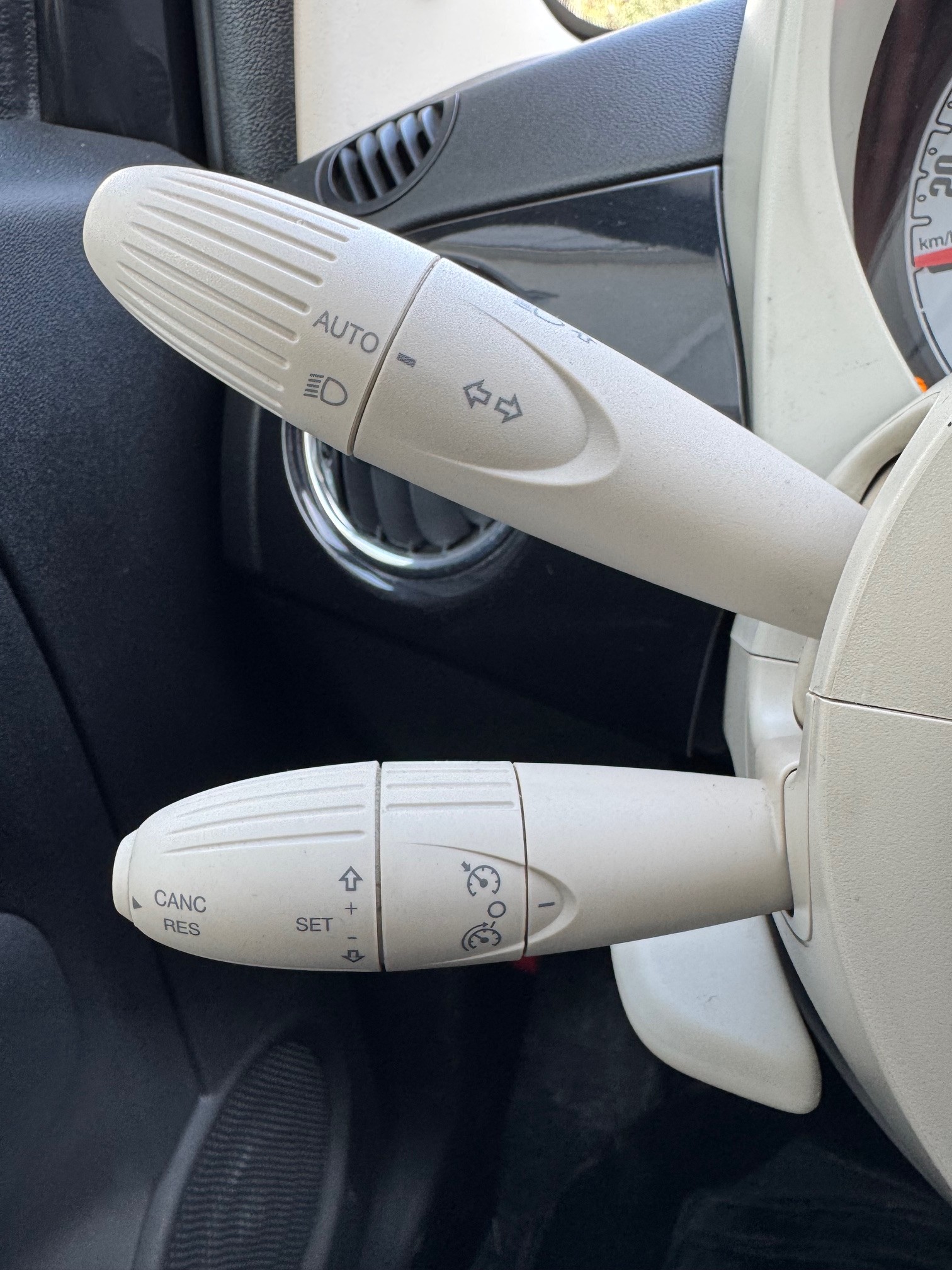 FIAT 500C 0.9 Twinair Turbo Lounge-image-15