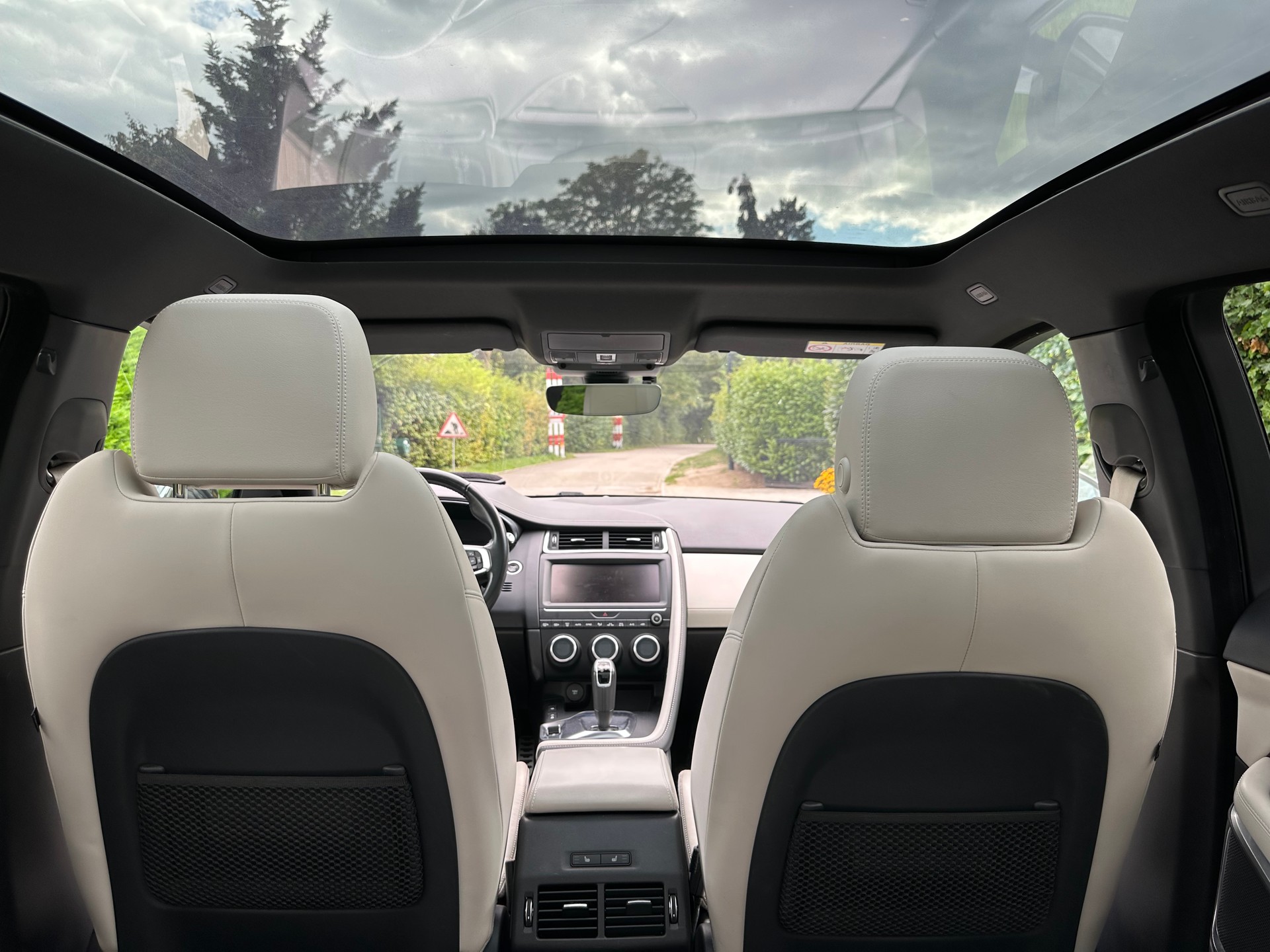 JAGUAR E-Pace 2.0 P250 R-Dynamic HSE AWD - FULL OPTIONS - Prix neuf CHF 80'840.- Aucun frais à prévoir-image-3