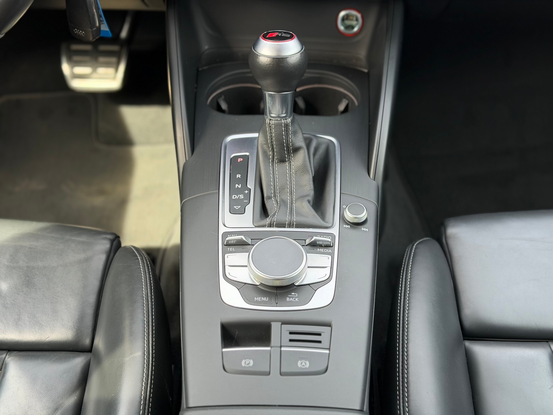AUDI RS3 2.5 TSI quattro S-tronic-image-19
