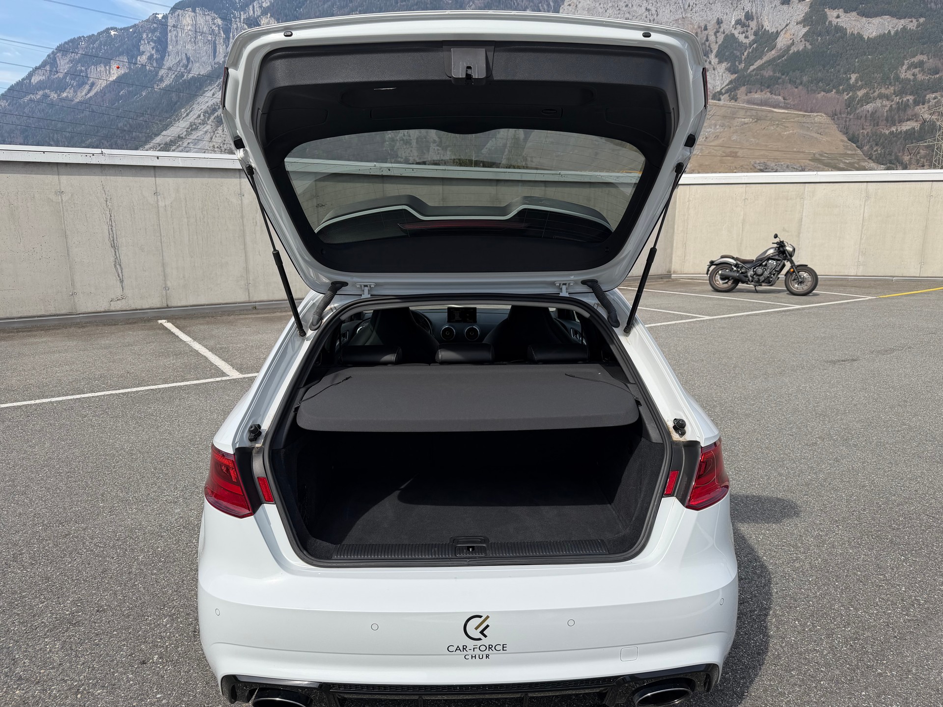 AUDI RS3 2.5 TSI quattro S-tronic-image-15
