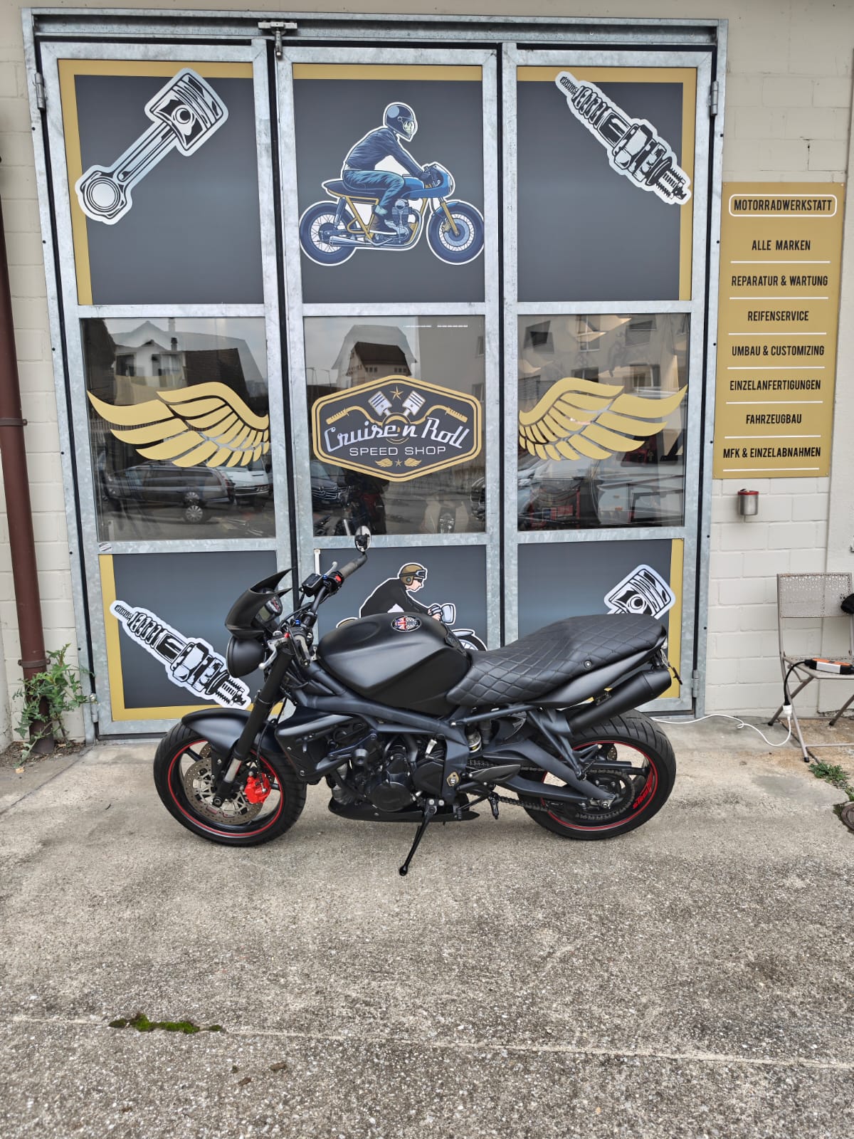 TRIUMPH Street Triple R 675-image-2