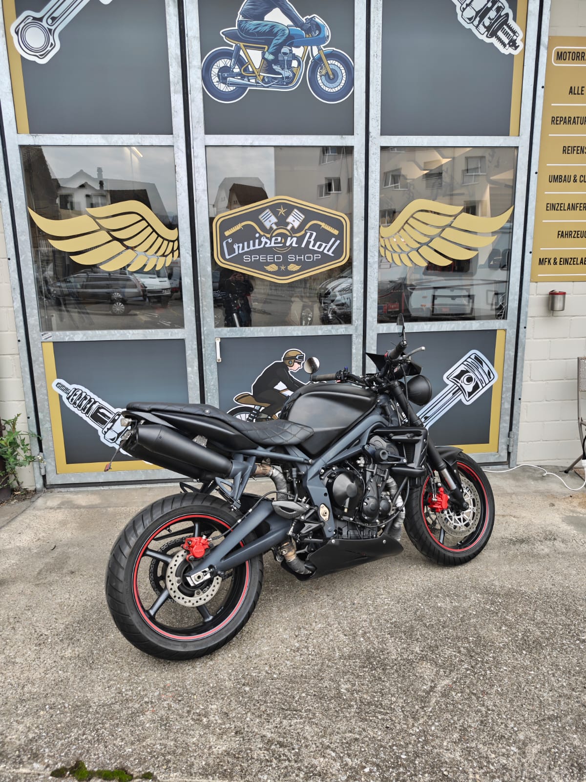 TRIUMPH Street Triple R 675-image-1