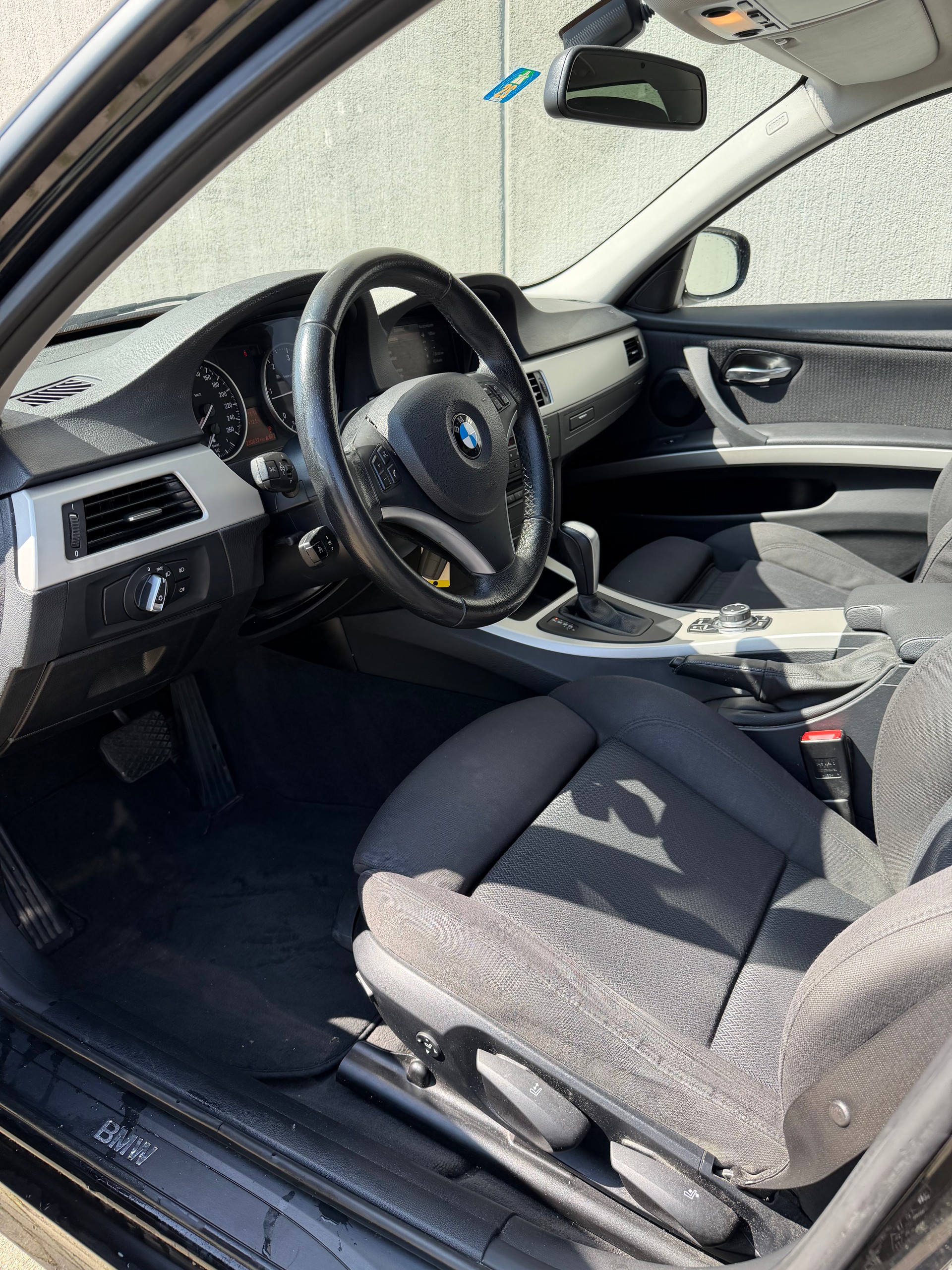 BMW 320d Touring Dynamic Edition Steptronic-image-4