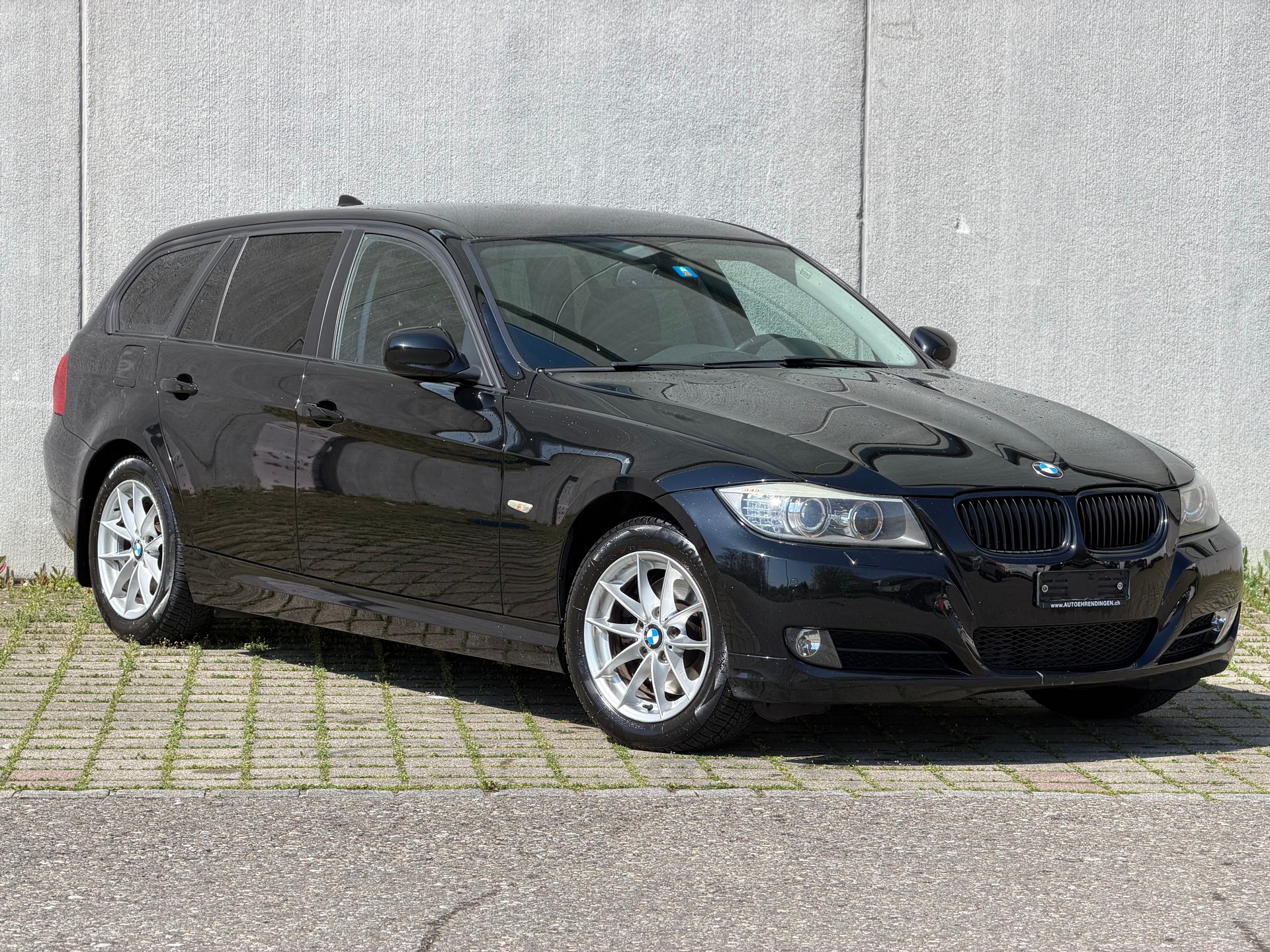BMW 320d Touring Dynamic Edition Steptronic-image-1