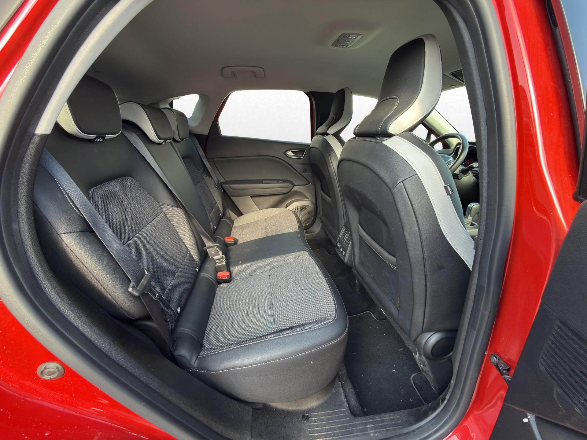 RENAULT Captur 1.3 TCe EDC Intens EDC-image-13