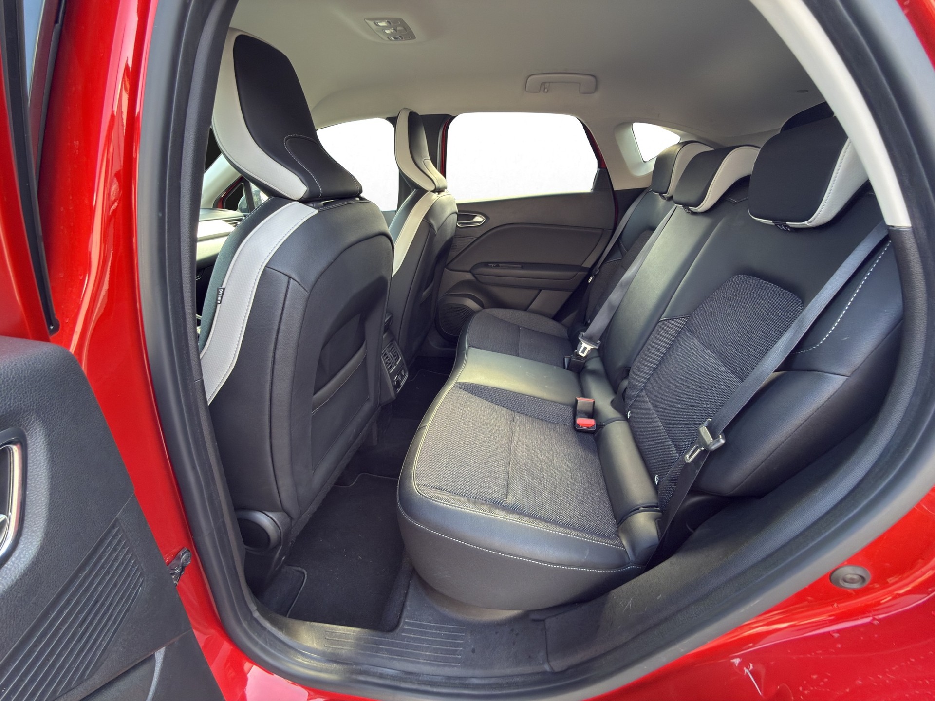 RENAULT Captur 1.3 TCe EDC Intens EDC-image-12