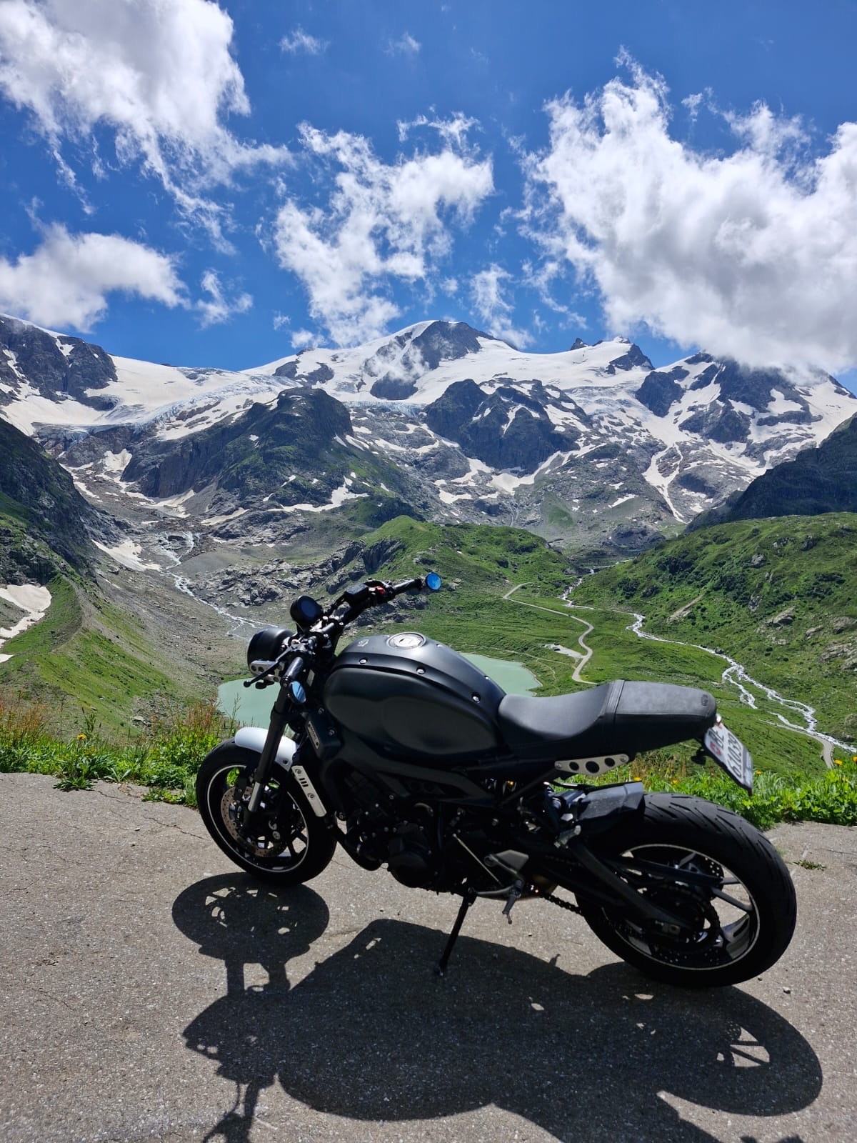 YAMAHA XSR 900-image-0