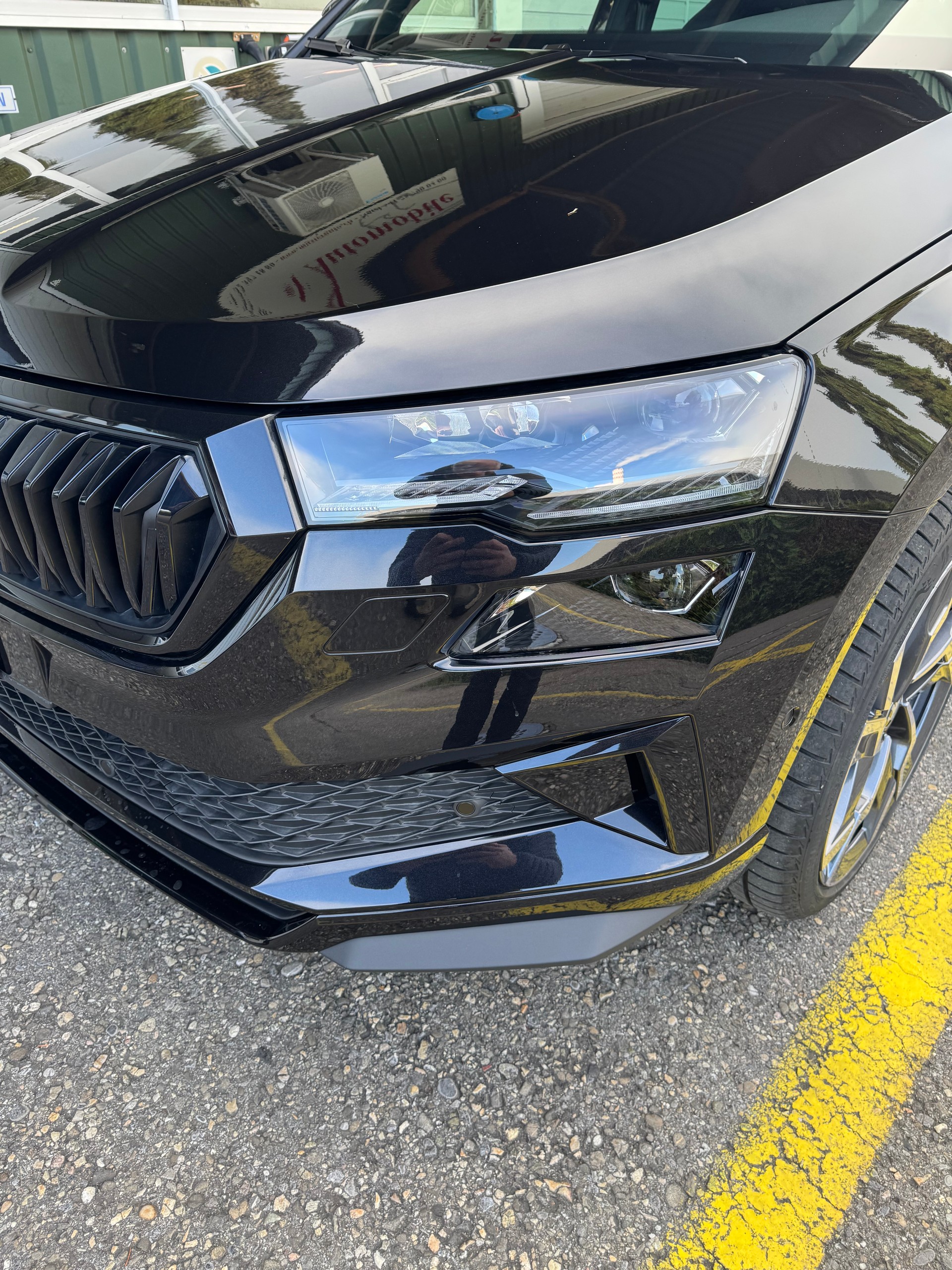 SKODA Karoq 1.5 TSI Sport Line DSG mit Anhängerkupplung 5 Jahre Garantie und 37 % Rabatt !-image-26