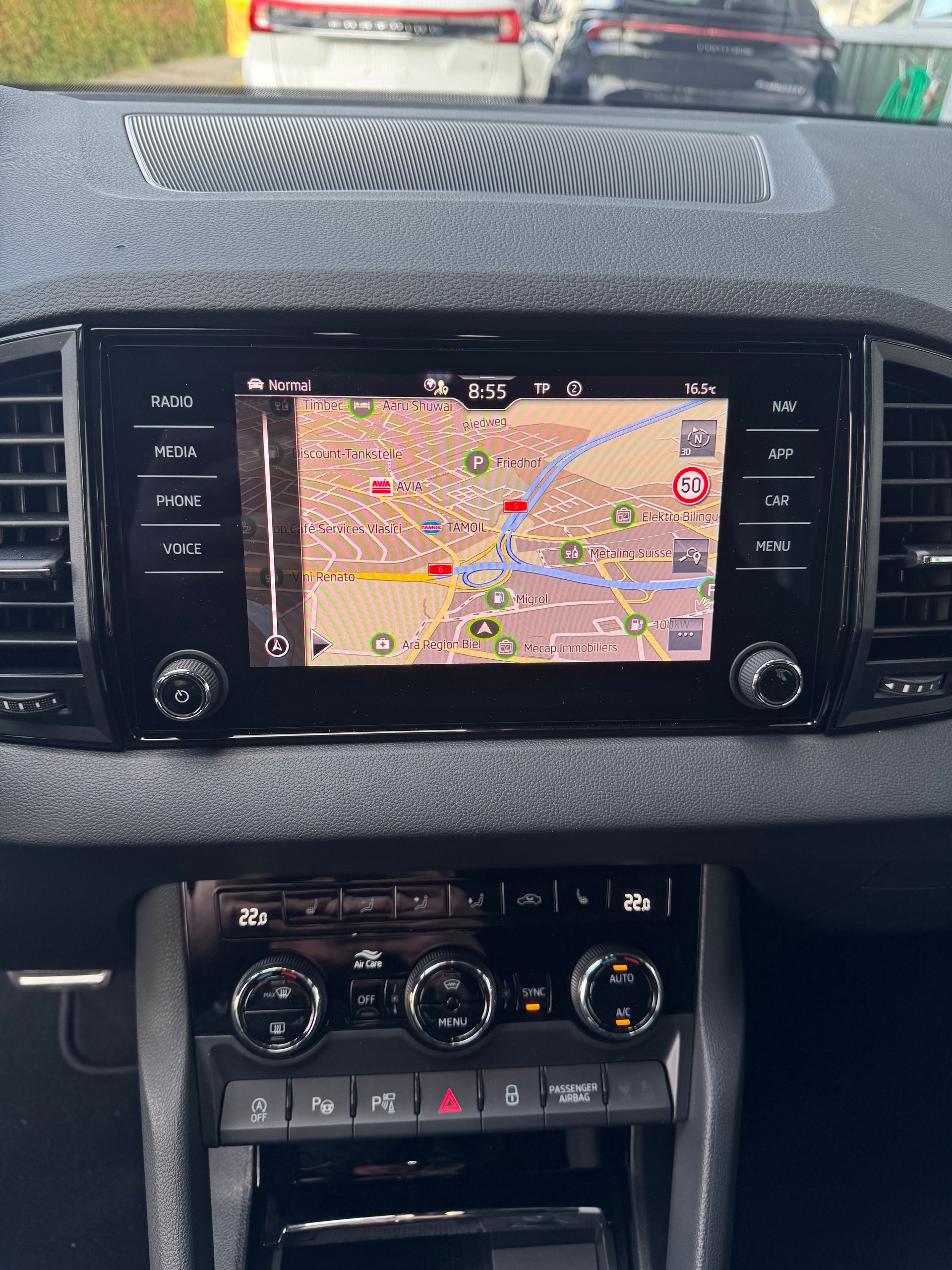 SKODA Karoq 1.5 TSI Sport Line DSG mit Anhängerkupplung 5 Jahre Garantie und 37 % Rabatt !-image-6