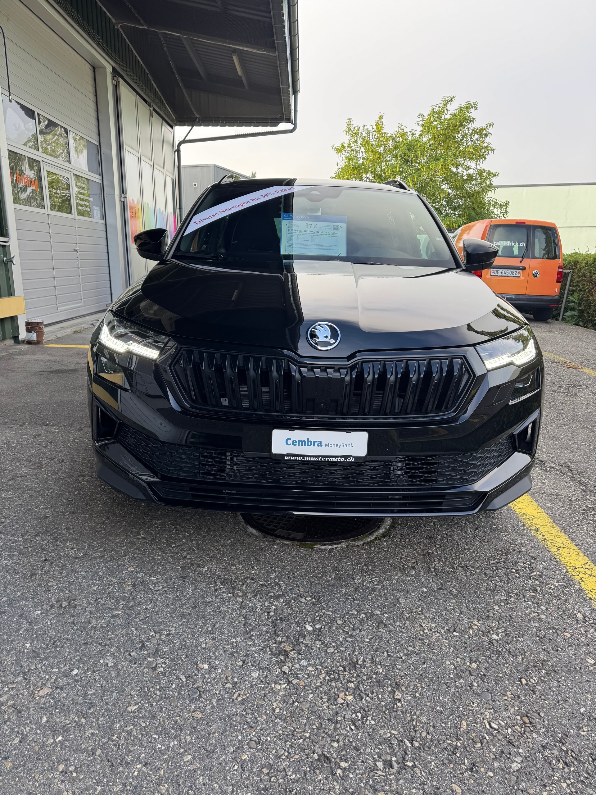 SKODA Karoq 1.5 TSI Sport Line DSG mit Anhängerkupplung 5 Jahre Garantie und 37 % Rabatt !-image-15