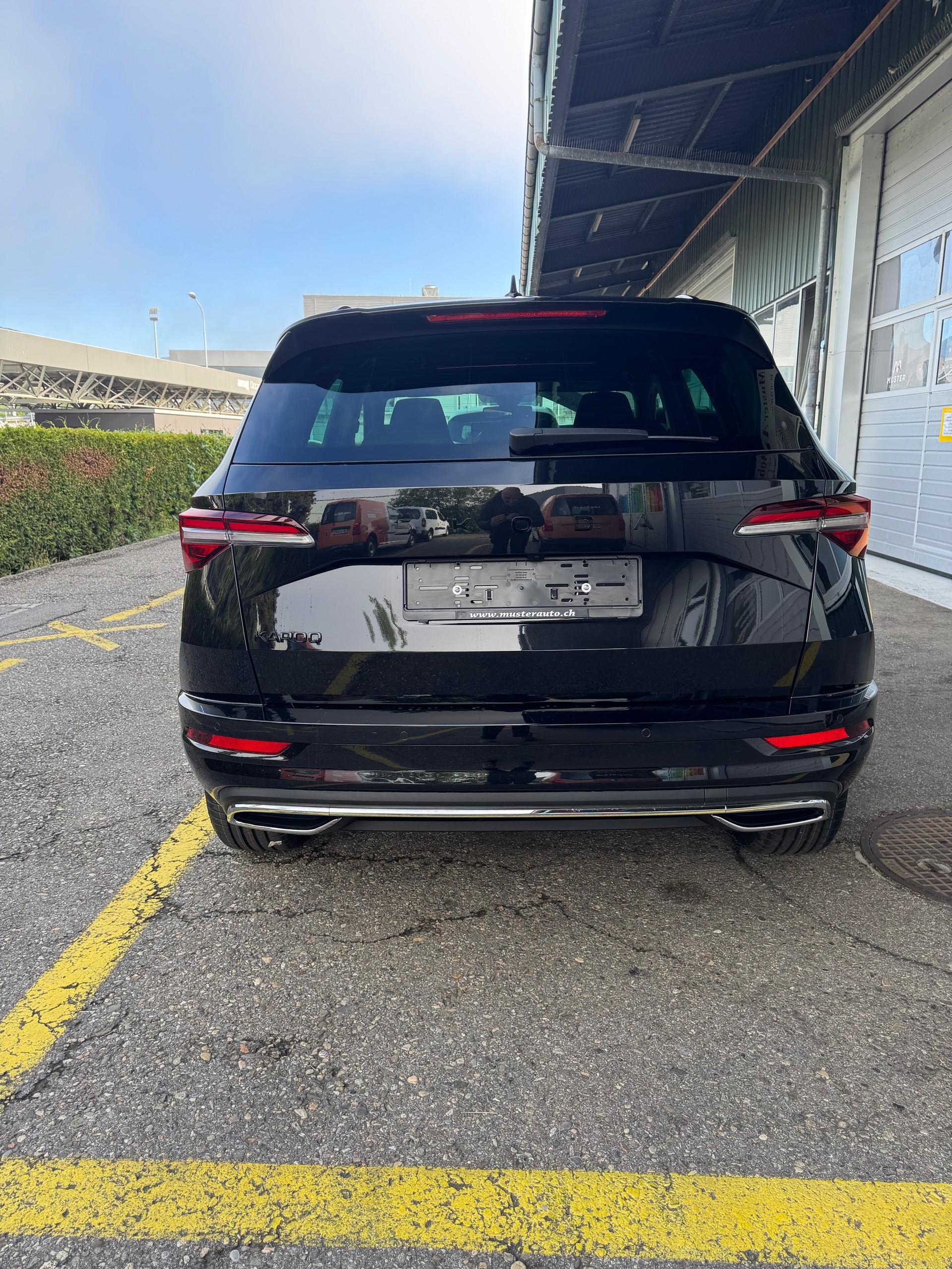 SKODA Karoq 1.5 TSI Sport Line DSG mit Anhängerkupplung 5 Jahre Garantie und 37 % Rabatt !-image-20
